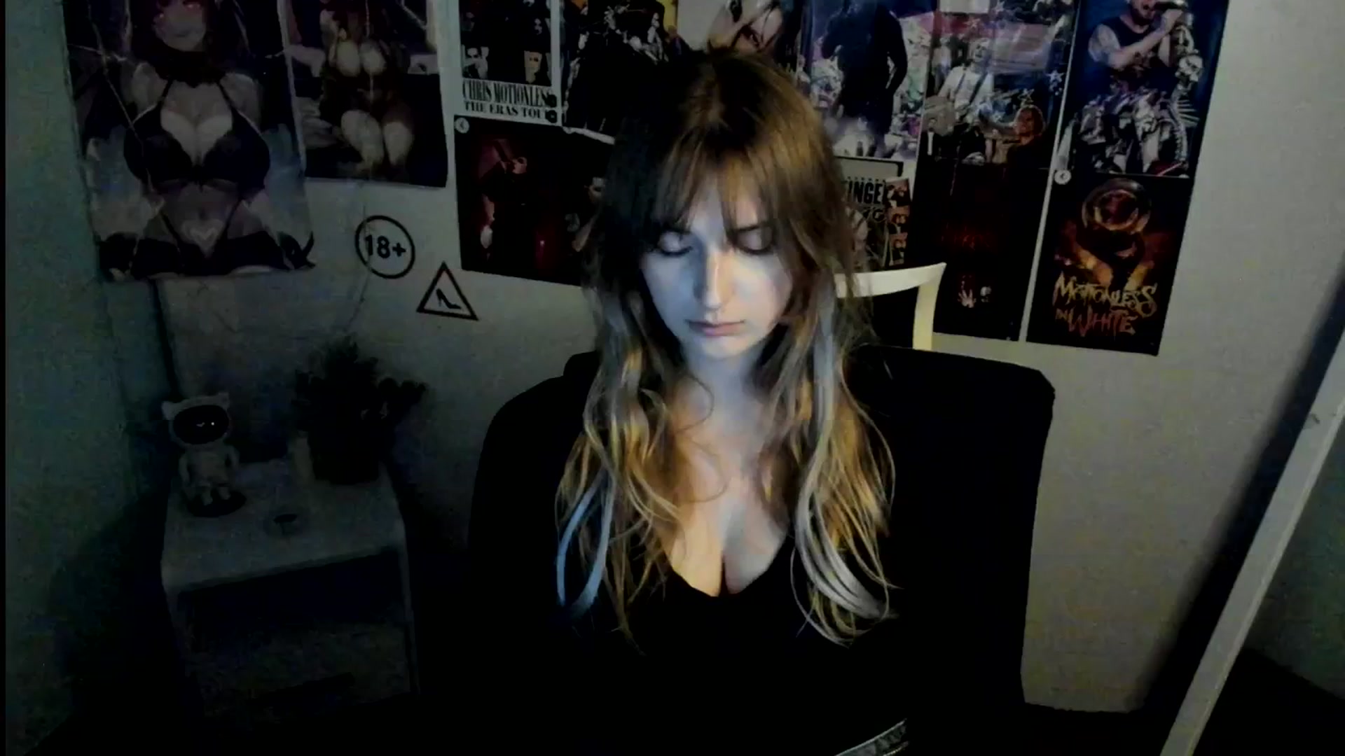 Gallery image thumbnail from Lisa_Star_'s myfreecams stream on, 10/25/2025, 12:54 image 18 of 20