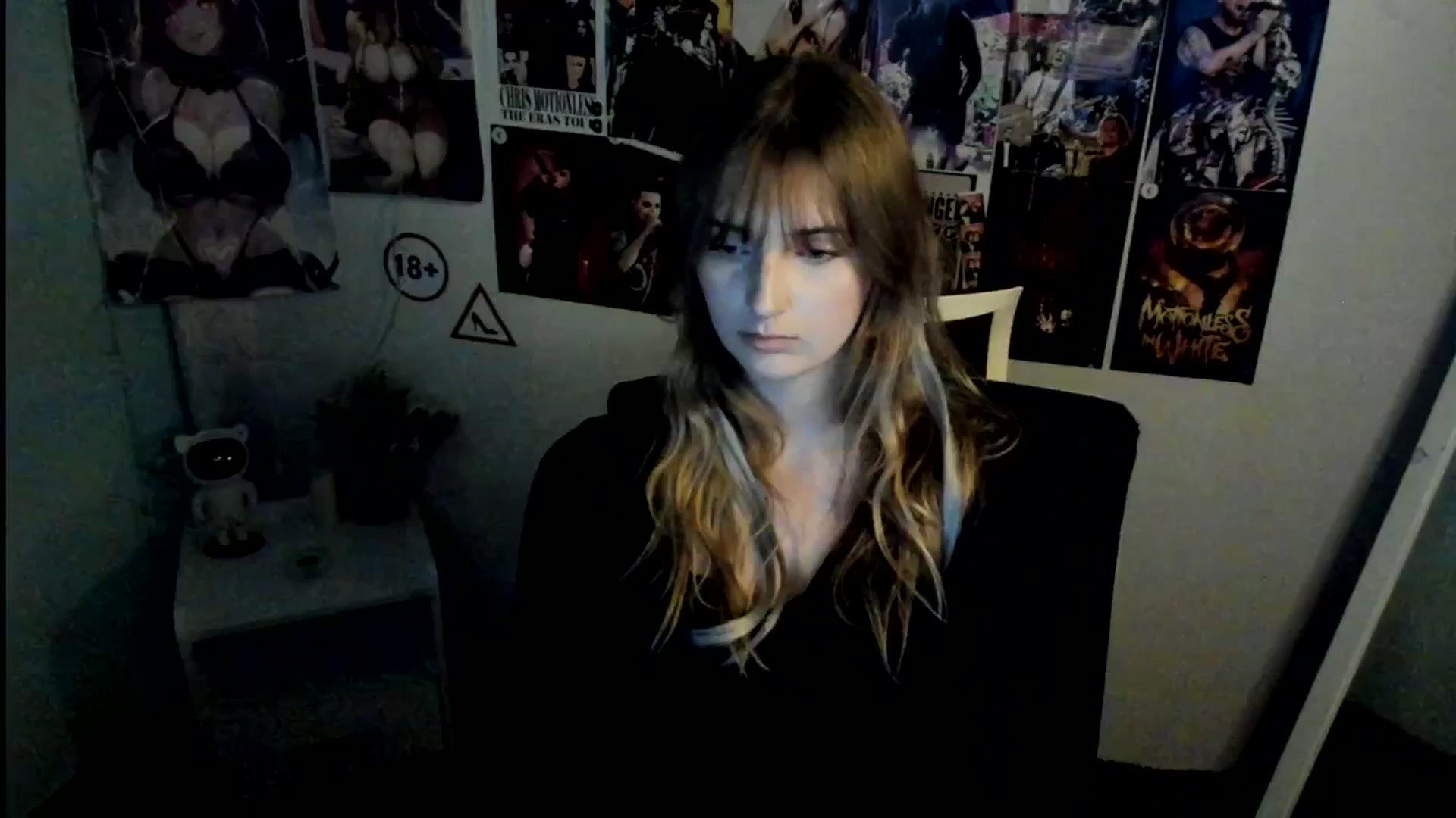 Gallery image thumbnail from Lisa_Star_'s myfreecams stream on, 10/25/2025, 12:54 image 3 of 20
