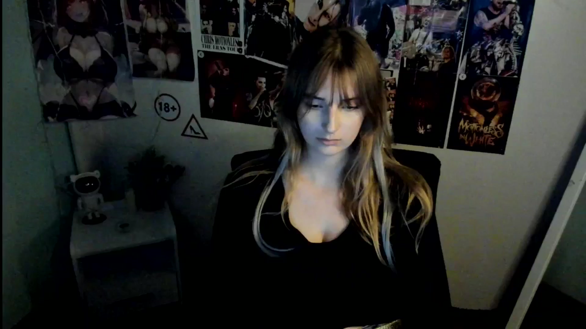 Gallery image thumbnail from Lisa_Star_'s myfreecams stream on, 10/25/2025, 12:54 image 9 of 20