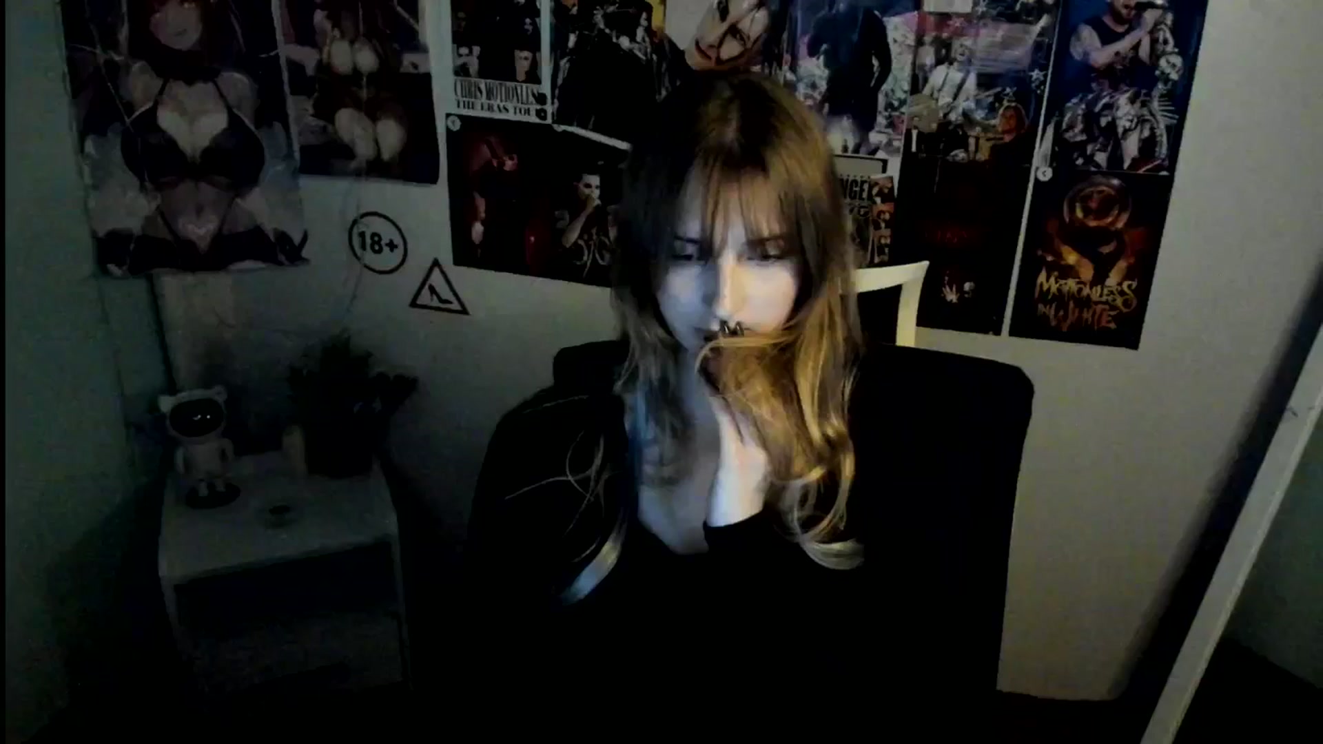 Gallery image thumbnail from Lisa_Star_'s myfreecams stream on, 10/25/2025, 12:54 image 7 of 20