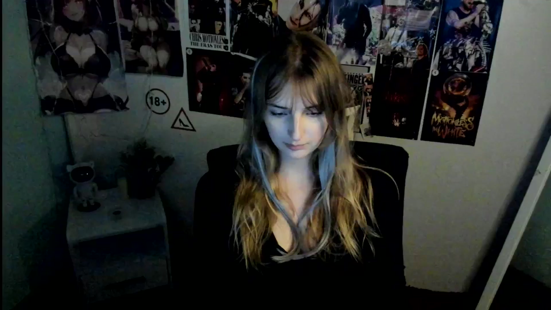 Gallery image thumbnail from Lisa_Star_'s myfreecams stream on, 10/25/2025, 14:08 image 1 of 20