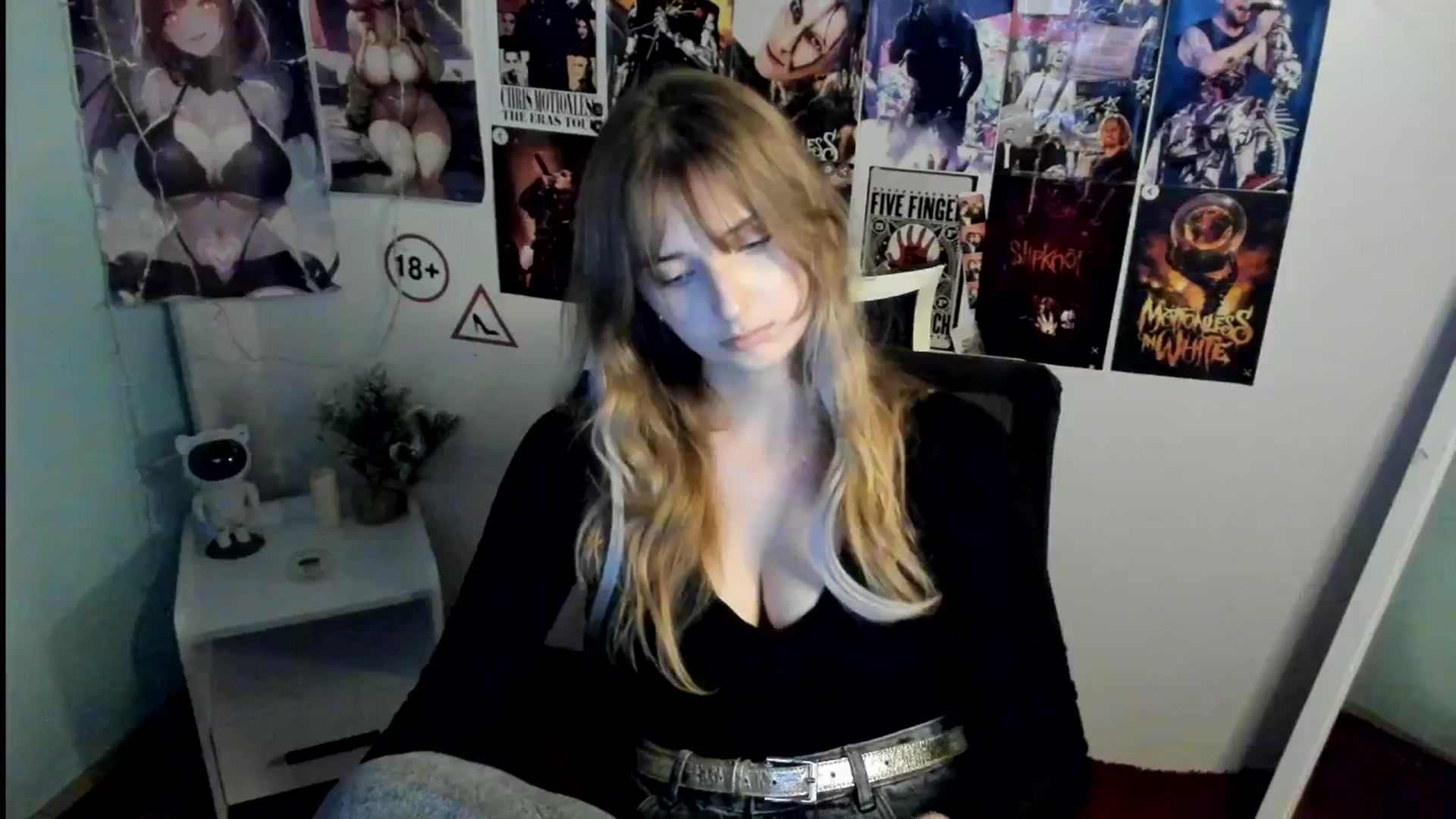 Gallery image thumbnail from Lisa_Star_'s myfreecams stream on, 10/25/2025, 14:08 image 18 of 20