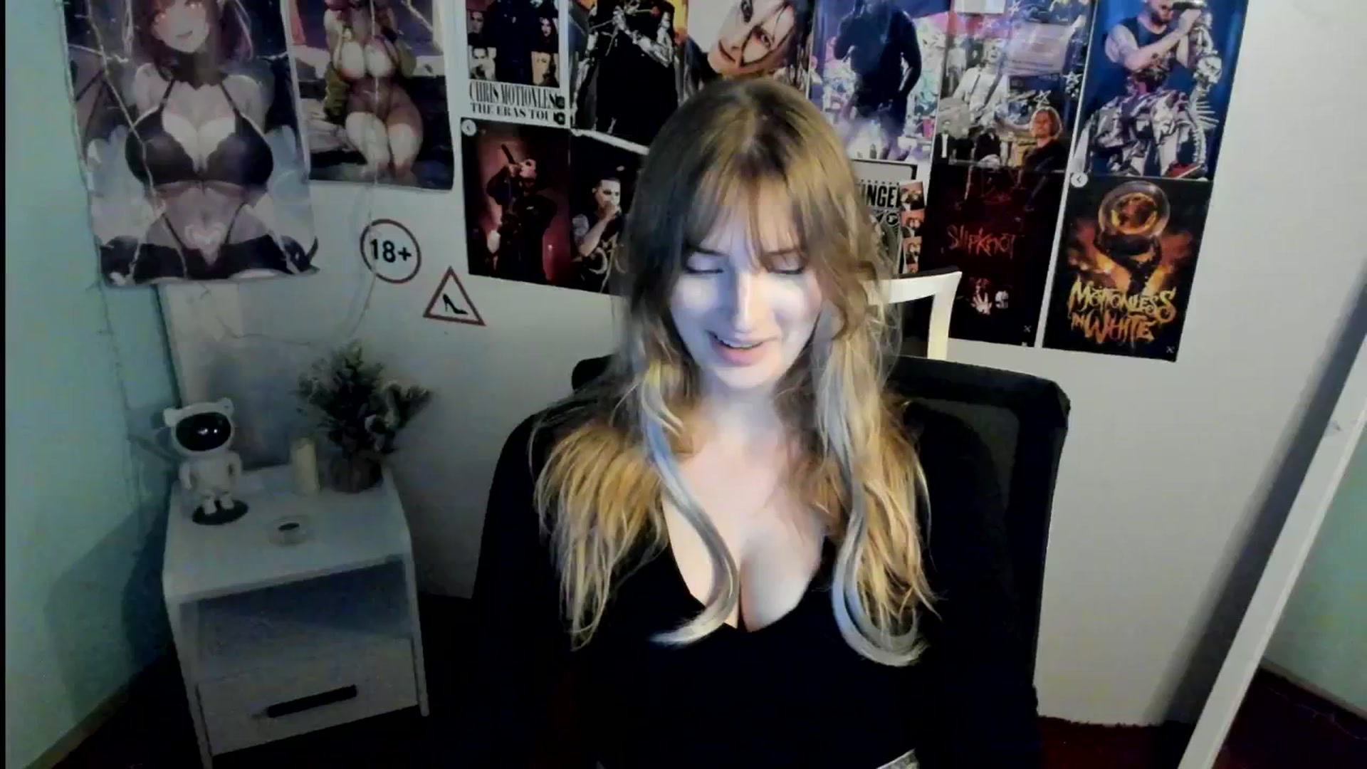 Gallery image thumbnail from Lisa_Star_'s myfreecams stream on, 10/25/2025, 14:08 image 15 of 20