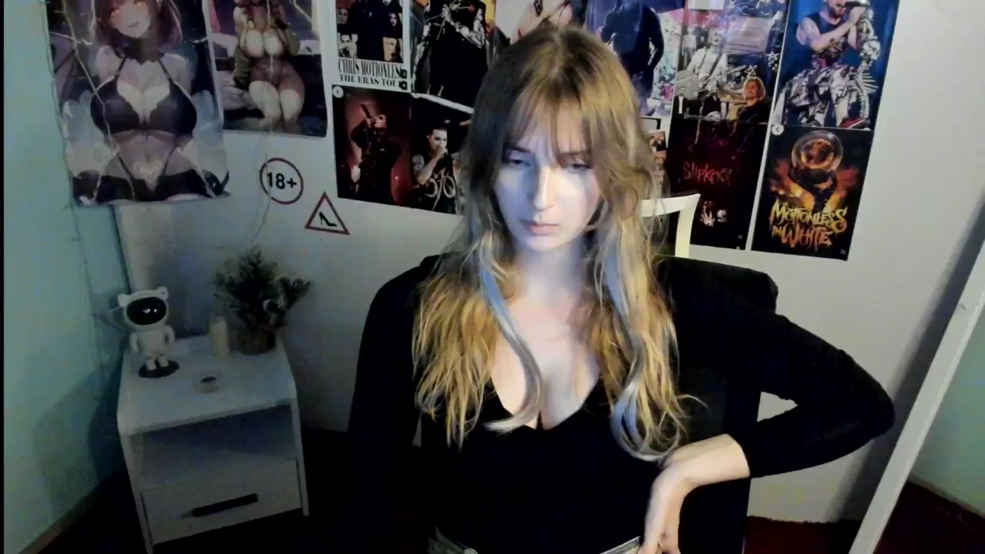 Gallery image thumbnail from Lisa_Star_'s myfreecams stream on, 10/25/2025, 14:08 image 16 of 20