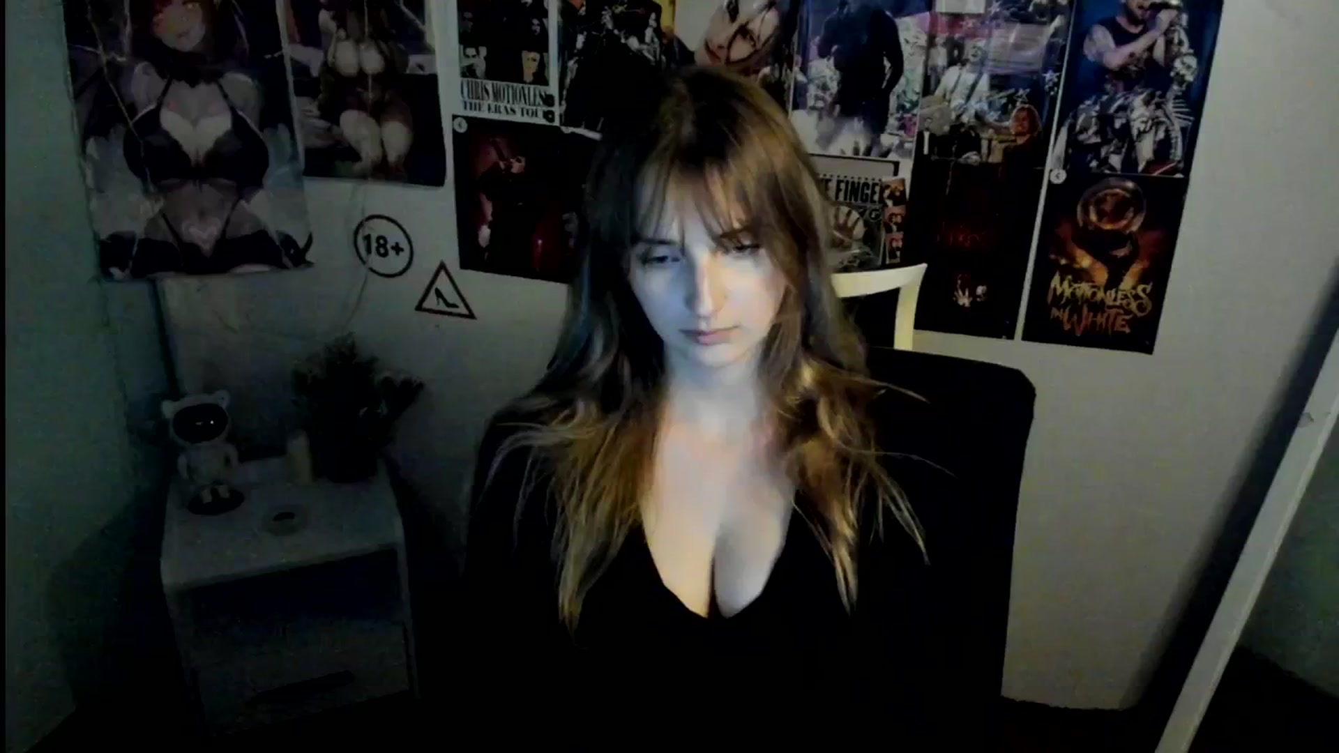 Gallery image thumbnail from Lisa_Star_'s myfreecams stream on, 10/25/2025, 14:08 image 12 of 20