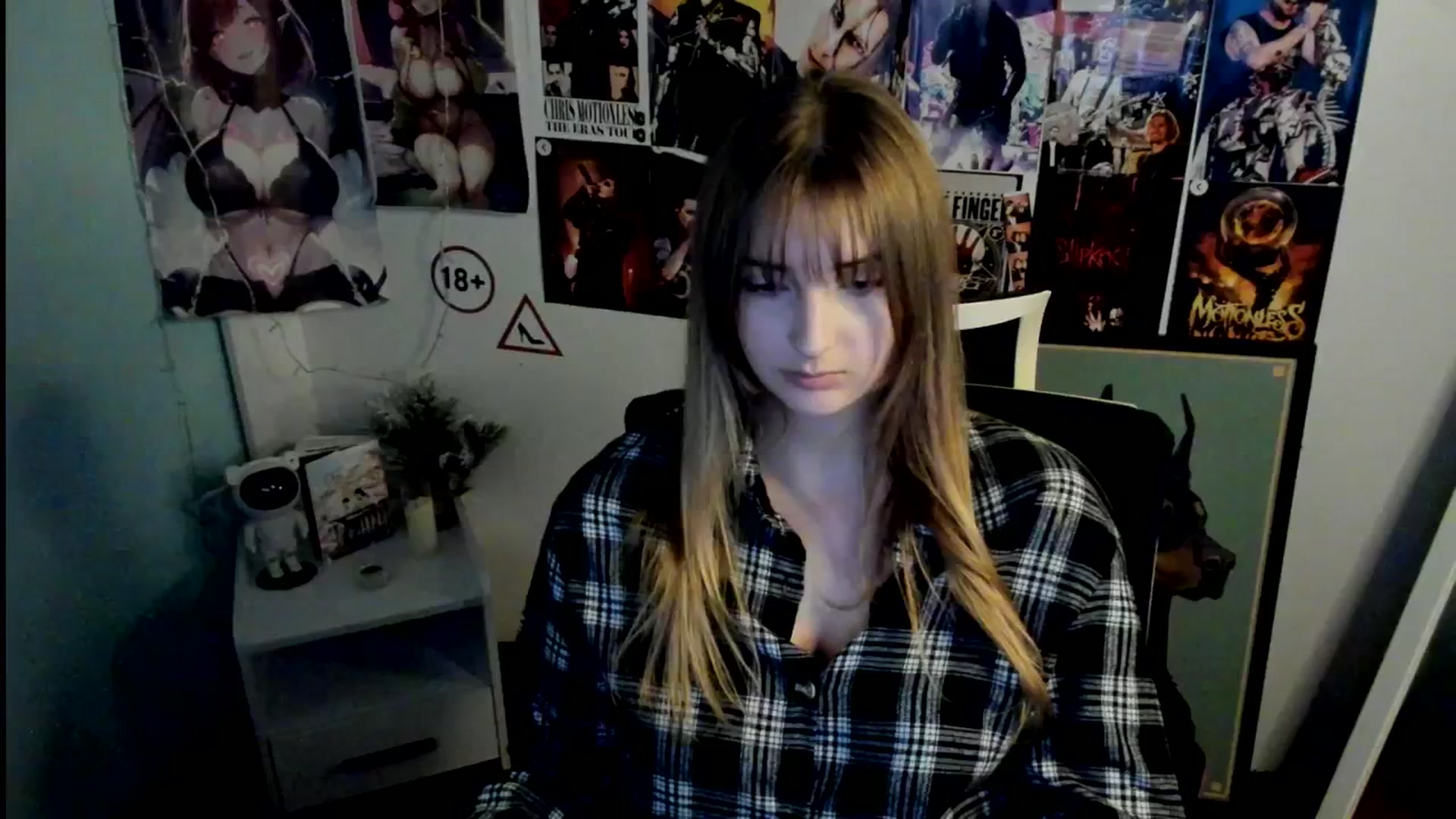 Gallery image thumbnail from Lisa_Star_'s myfreecams stream on, 10/26/2025, 13:43 image 16 of 20