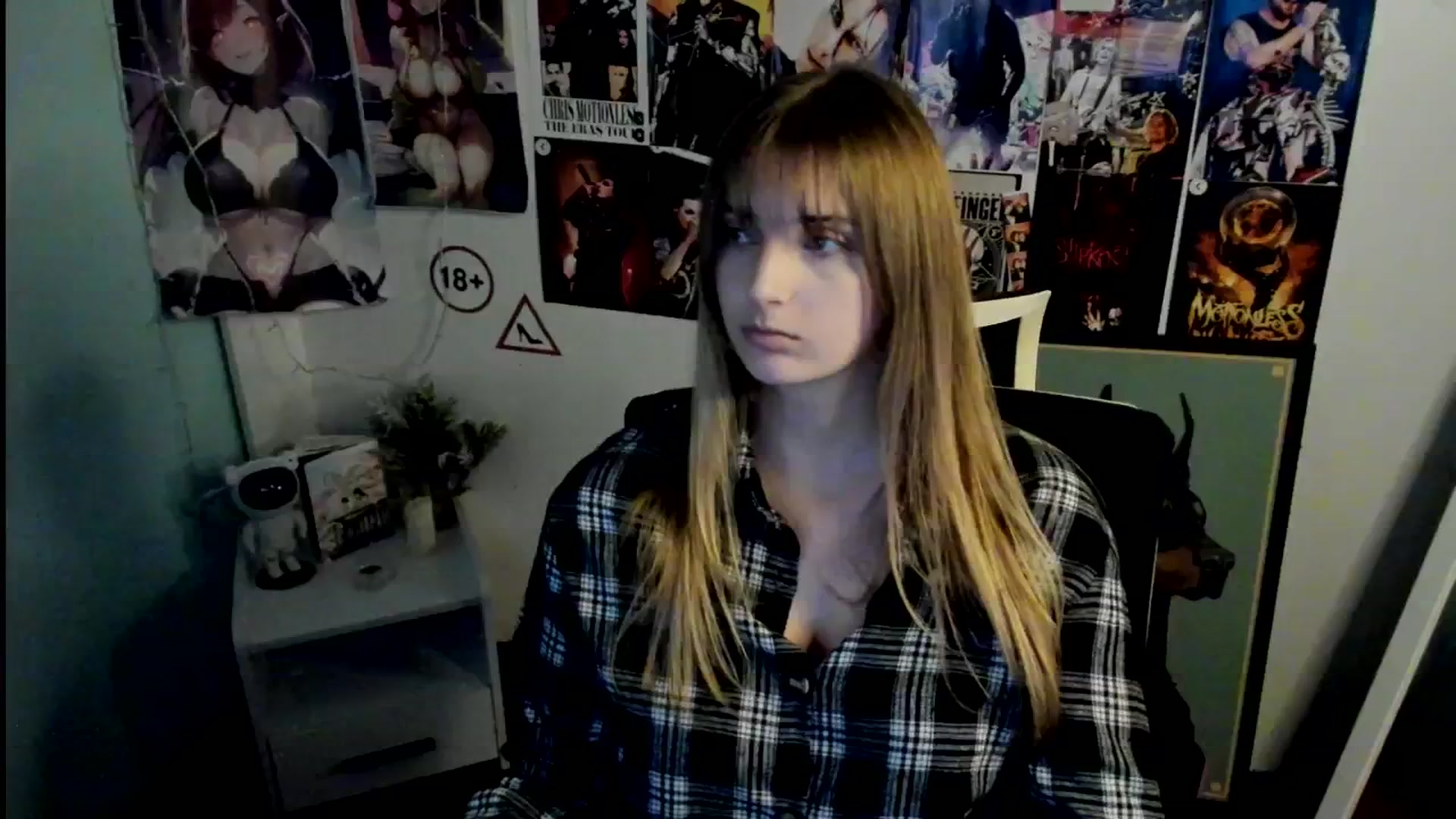 Gallery image thumbnail from Lisa_Star_'s myfreecams stream on, 10/26/2025, 13:43 image 14 of 20