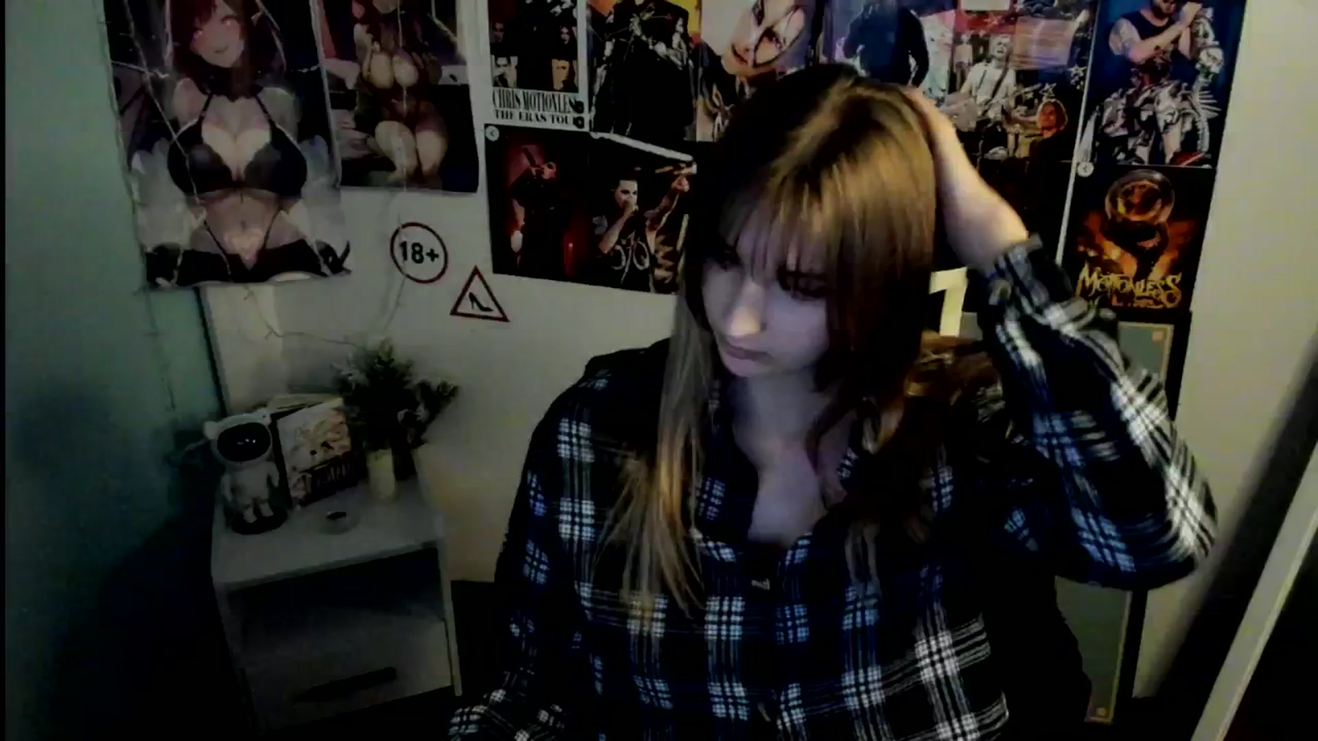 Gallery image thumbnail from Lisa_Star_'s myfreecams stream on, 10/26/2025, 13:43 image 7 of 20