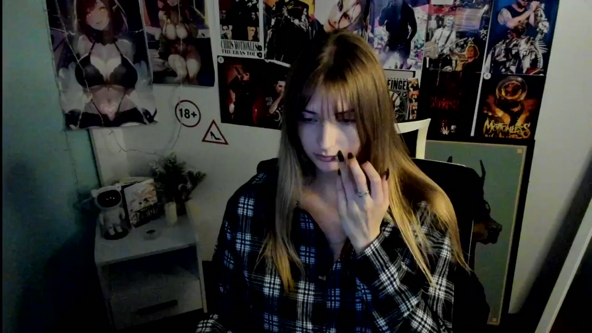 Gallery image thumbnail from Lisa_Star_'s myfreecams stream on, 10/26/2025, 13:43 image 19 of 20