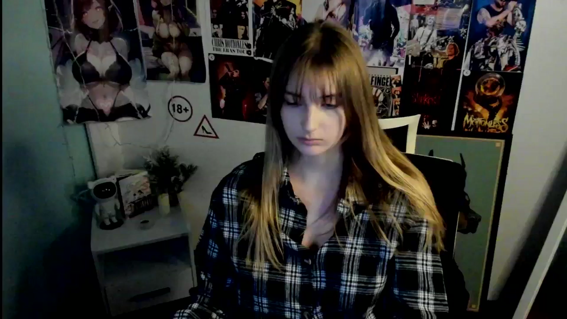 Gallery image thumbnail from Lisa_Star_'s myfreecams stream on, 10/26/2025, 13:43 image 10 of 20