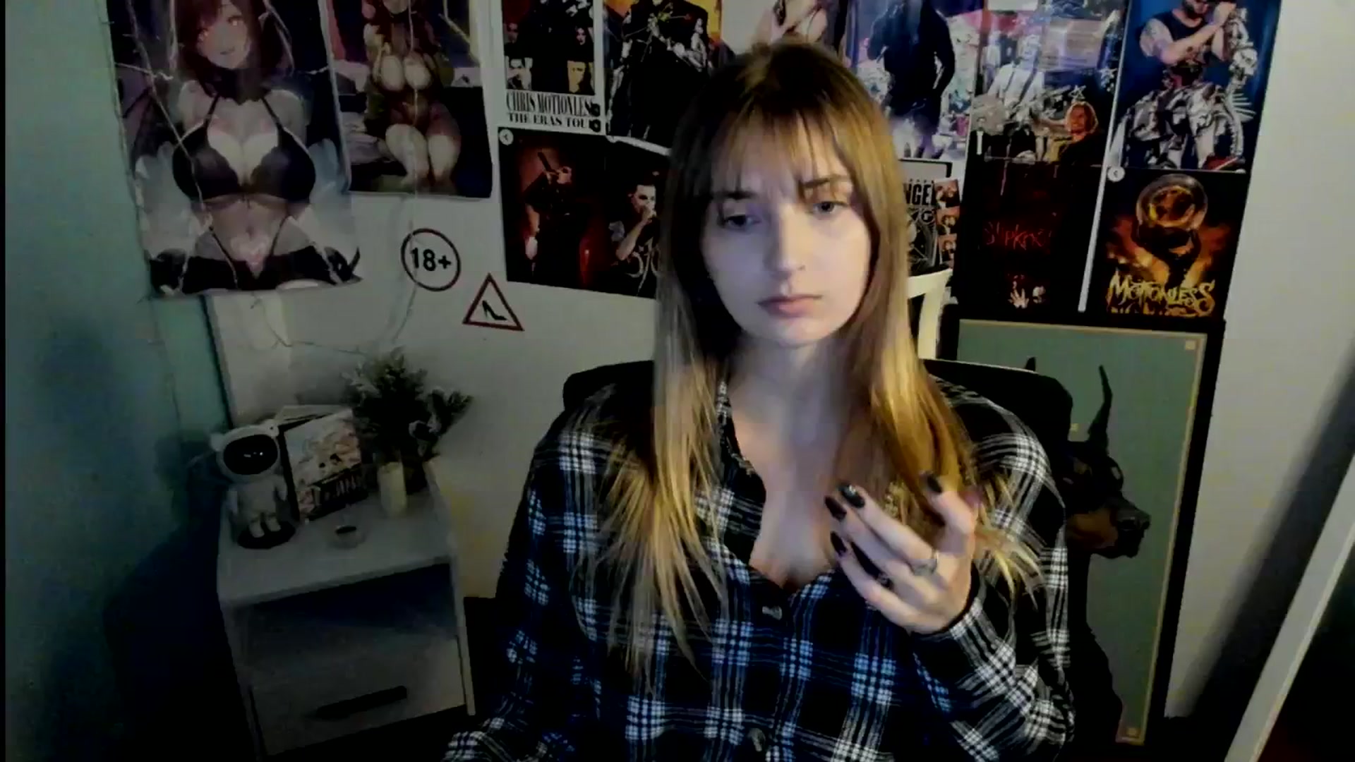 Gallery image thumbnail from Lisa_Star_'s myfreecams stream on, 10/26/2025, 13:43 image 1 of 20