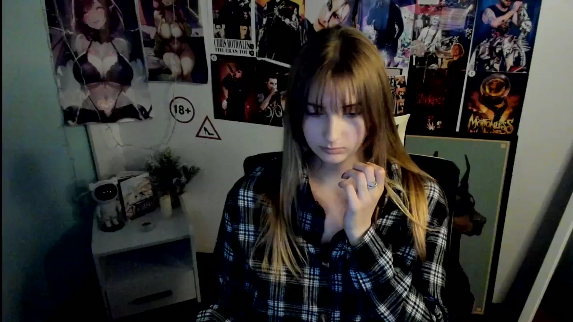 Gallery image thumbnail from Lisa_Star_'s myfreecams stream on, 10/26/2025, 13:43 image 12 of 20