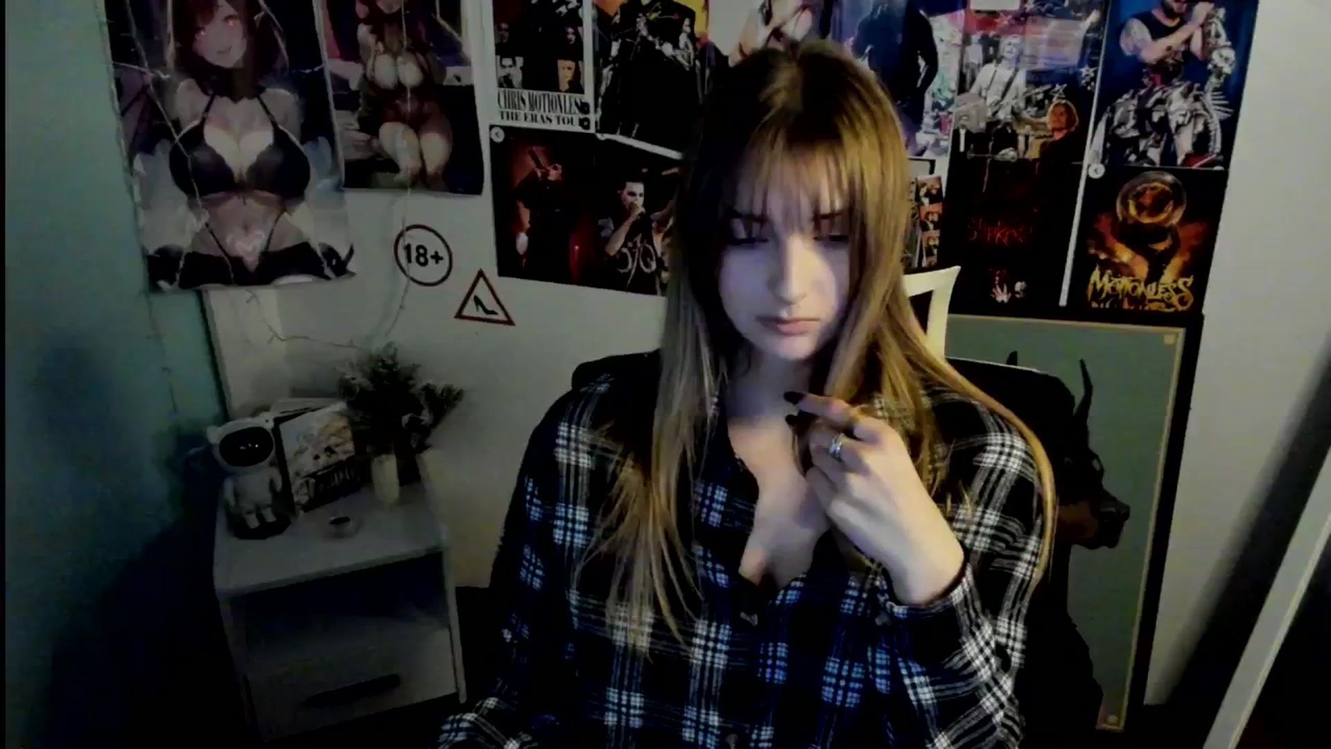 Gallery image thumbnail from Lisa_Star_'s myfreecams stream on, 10/26/2025, 13:43 image 4 of 20