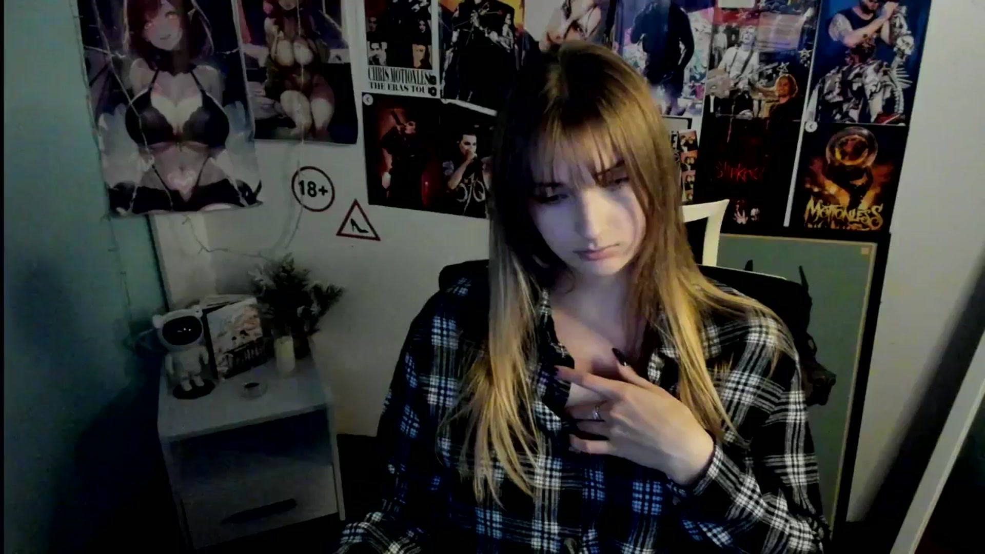 Gallery image thumbnail from Lisa_Star_'s myfreecams stream on, 10/26/2025, 13:43 image 9 of 20