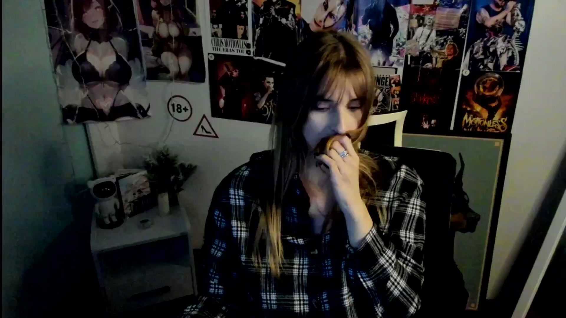 Gallery image thumbnail from Lisa_Star_'s myfreecams stream on, 10/26/2025, 17:07 image 9 of 20