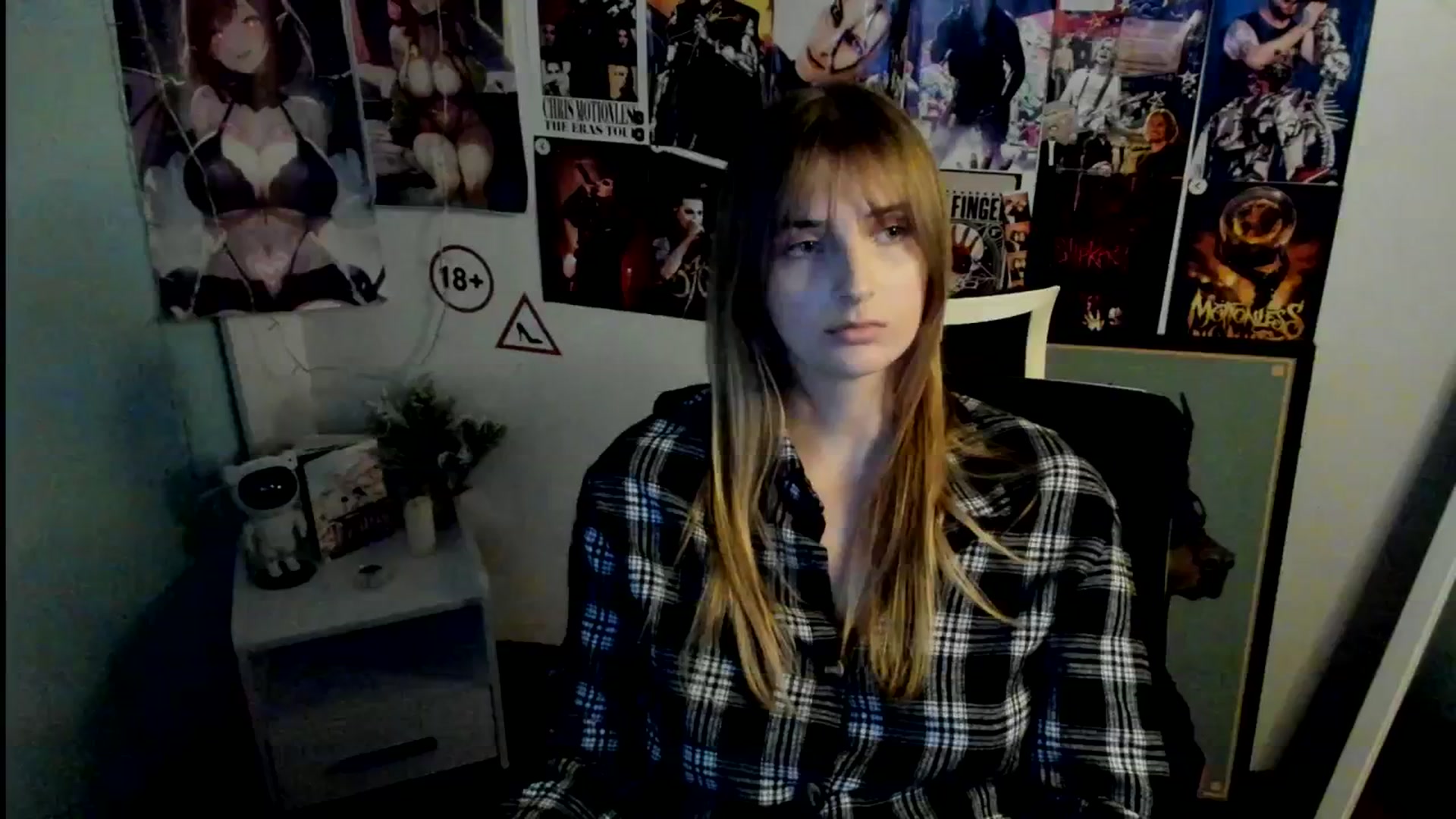 Gallery image thumbnail from Lisa_Star_'s myfreecams stream on, 10/26/2025, 17:07 image 14 of 20