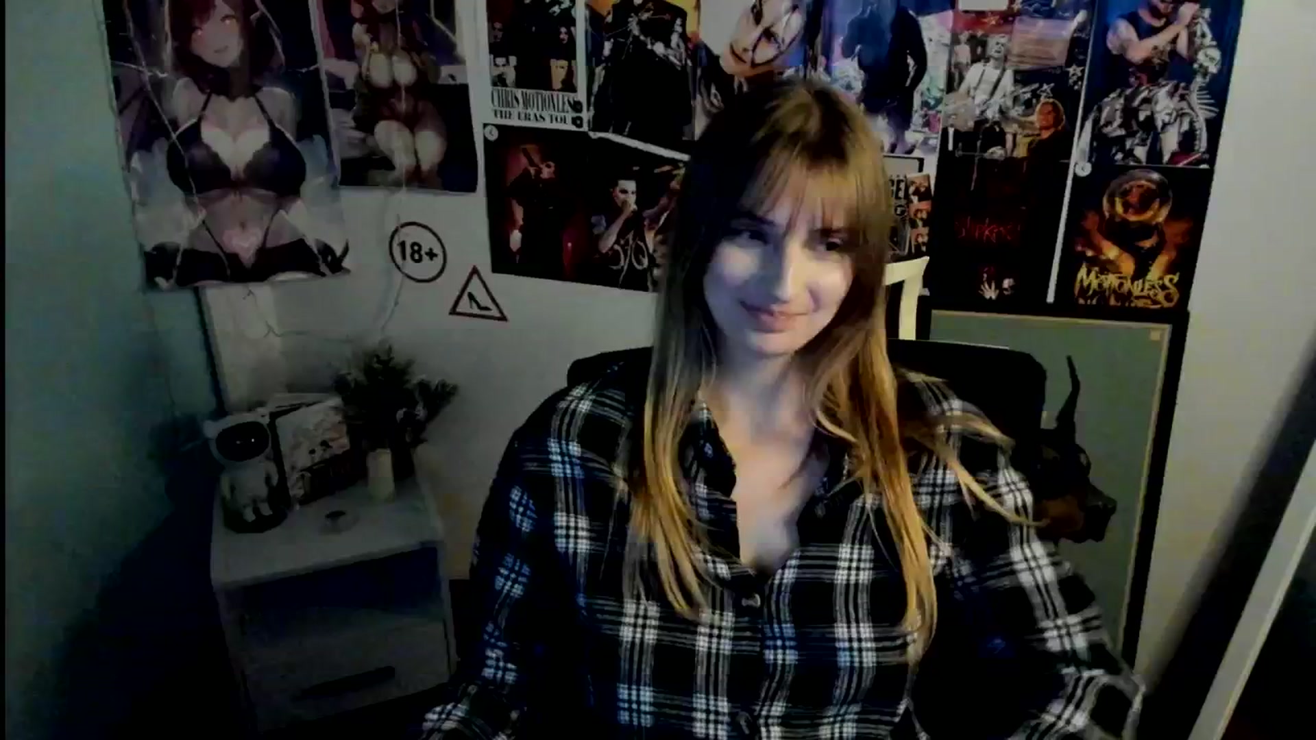 Gallery image thumbnail from Lisa_Star_'s myfreecams stream on, 10/26/2025, 17:07 image 18 of 20