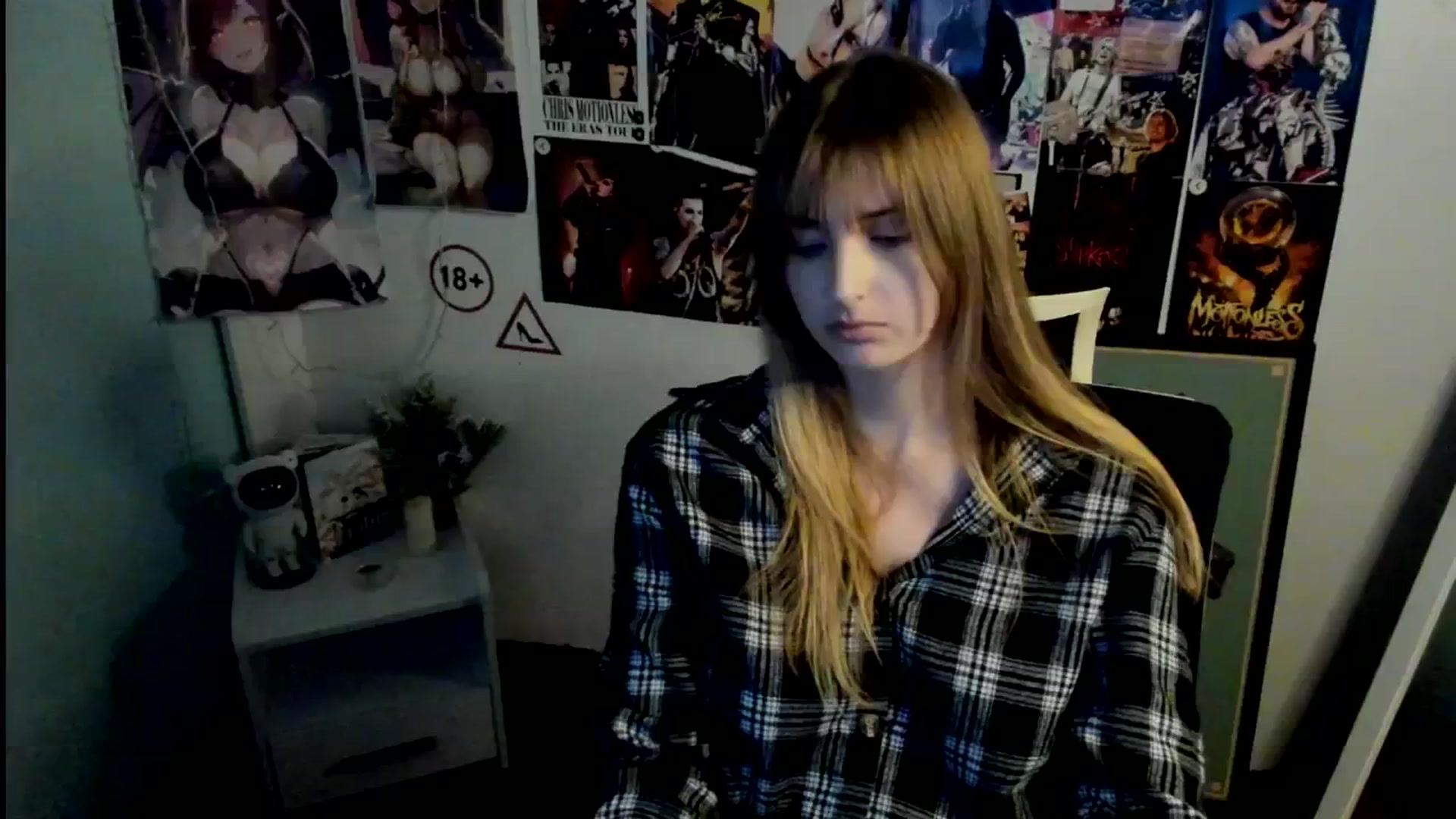 Gallery image thumbnail from Lisa_Star_'s myfreecams stream on, 10/26/2025, 17:35 image 15 of 20