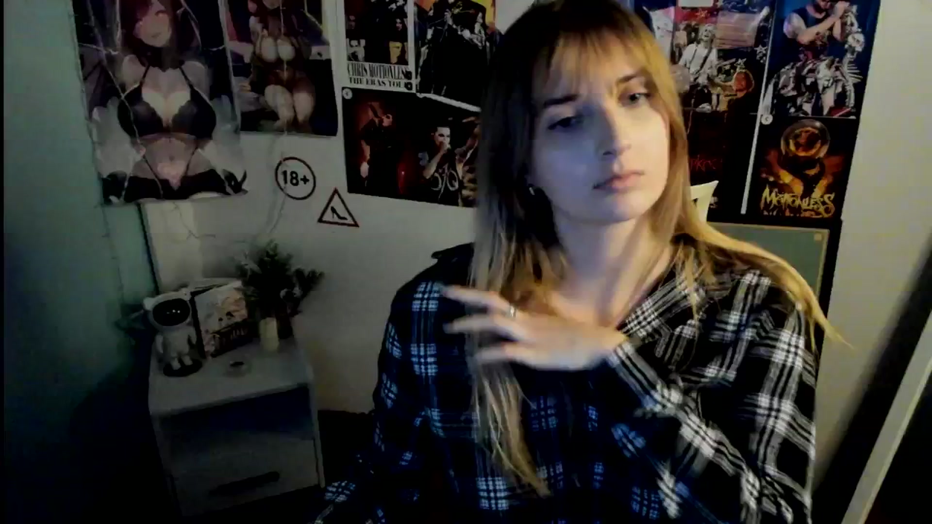 Gallery image thumbnail from Lisa_Star_'s myfreecams stream on, 10/26/2025, 17:35 image 17 of 20