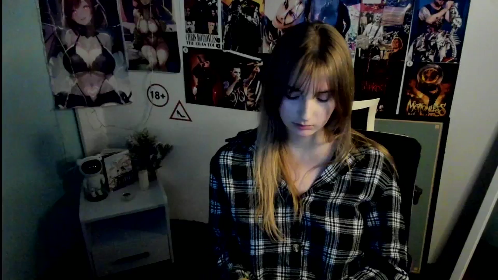 Gallery image thumbnail from Lisa_Star_'s myfreecams stream on, 10/26/2025, 17:35 image 19 of 20