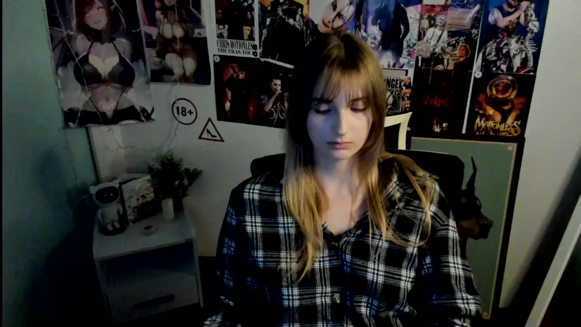 Gallery image thumbnail from Lisa_Star_'s myfreecams stream on, 10/26/2025, 18:15 image 4 of 20