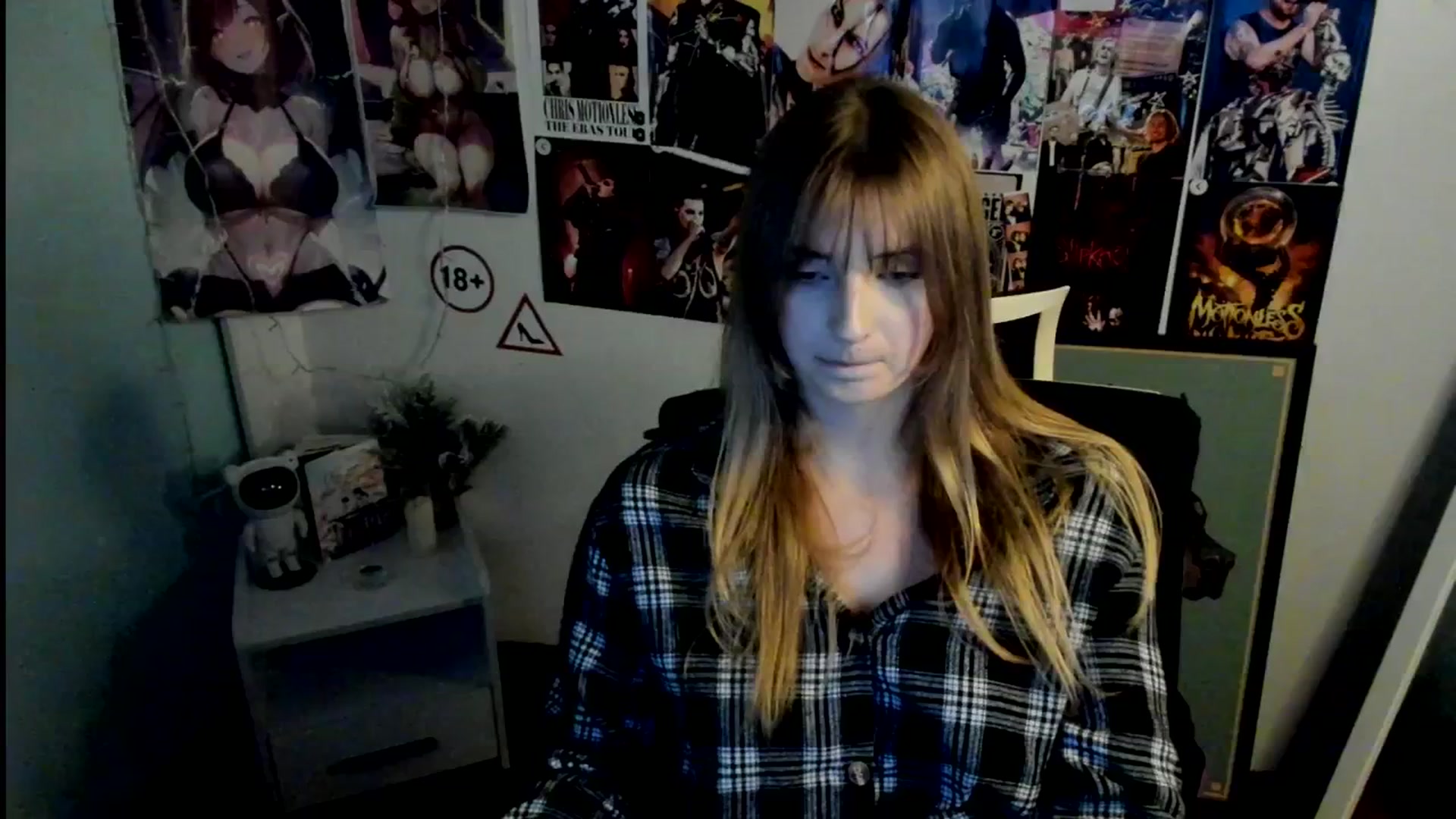 Gallery image thumbnail from Lisa_Star_'s myfreecams stream on, 10/26/2025, 18:15 image 19 of 20