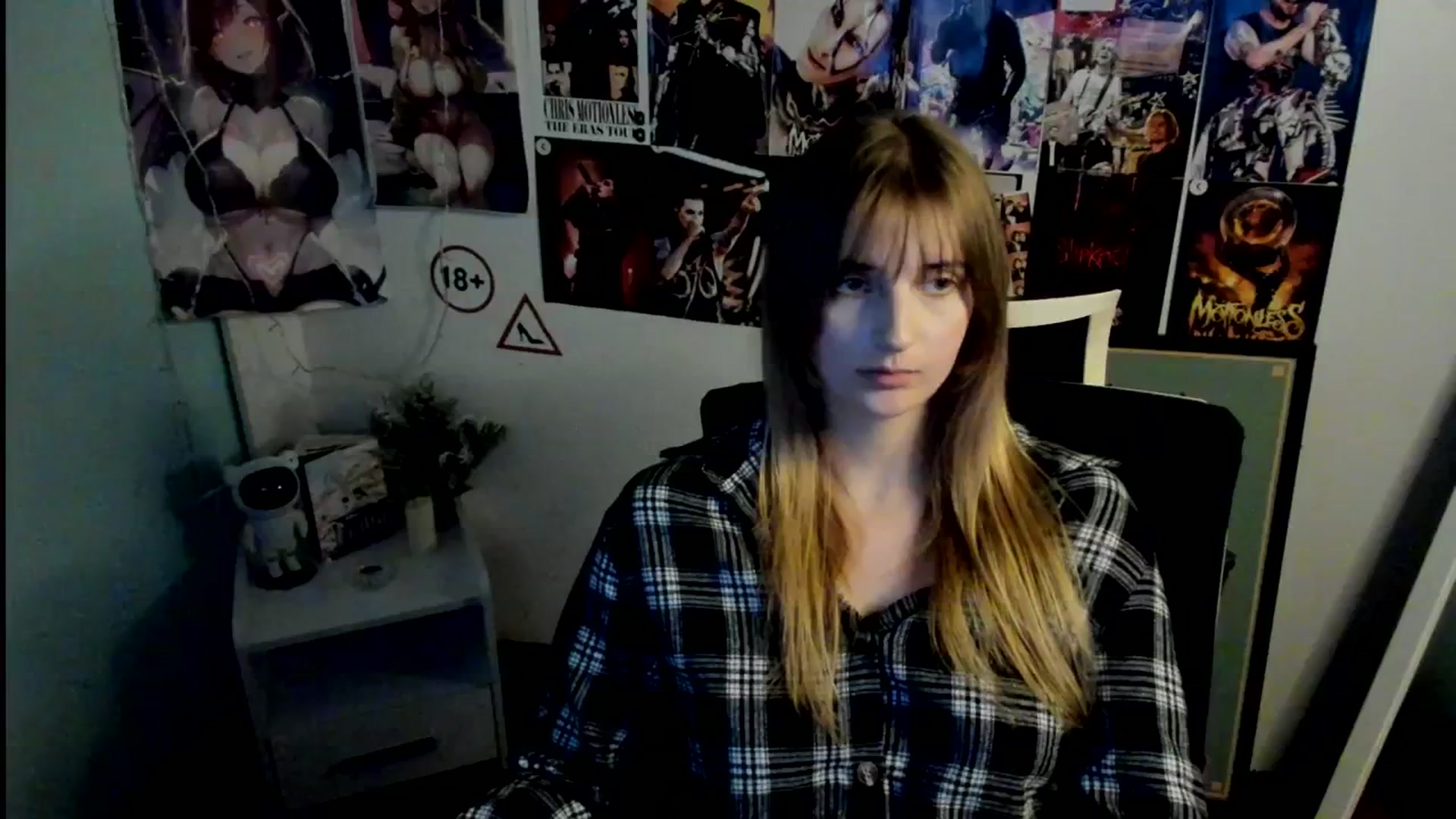 Gallery image thumbnail from Lisa_Star_'s myfreecams stream on, 10/26/2025, 18:15 image 14 of 20