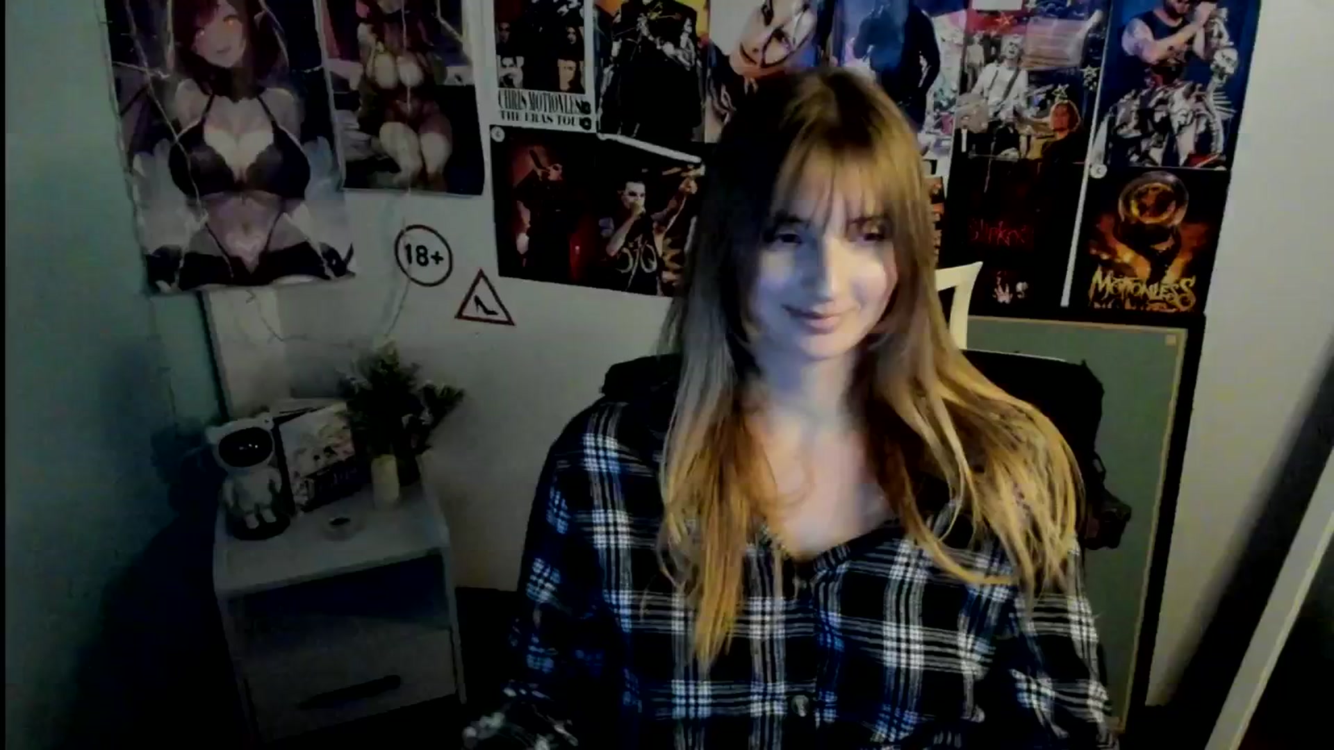 Gallery image thumbnail from Lisa_Star_'s myfreecams stream on, 10/26/2025, 18:15 image 18 of 20