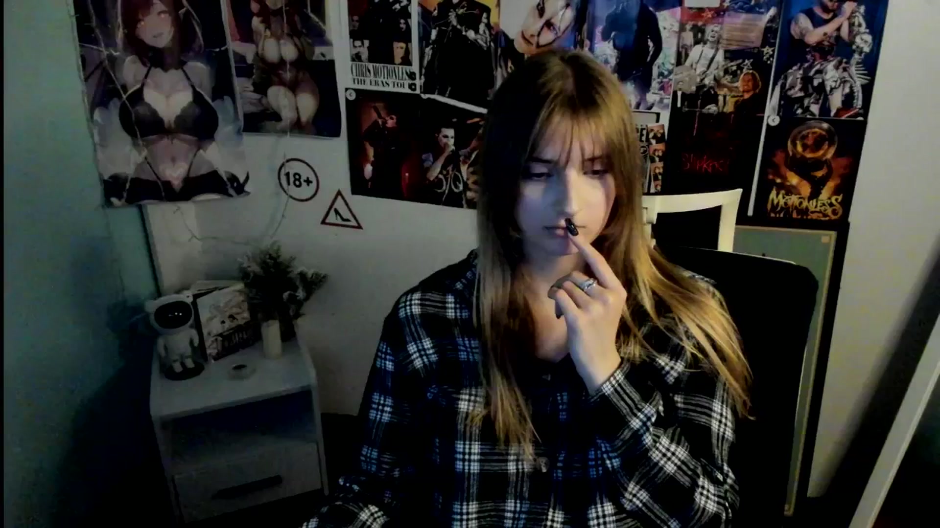 Gallery image thumbnail from Lisa_Star_'s myfreecams stream on, 10/26/2025, 18:15 image 10 of 20