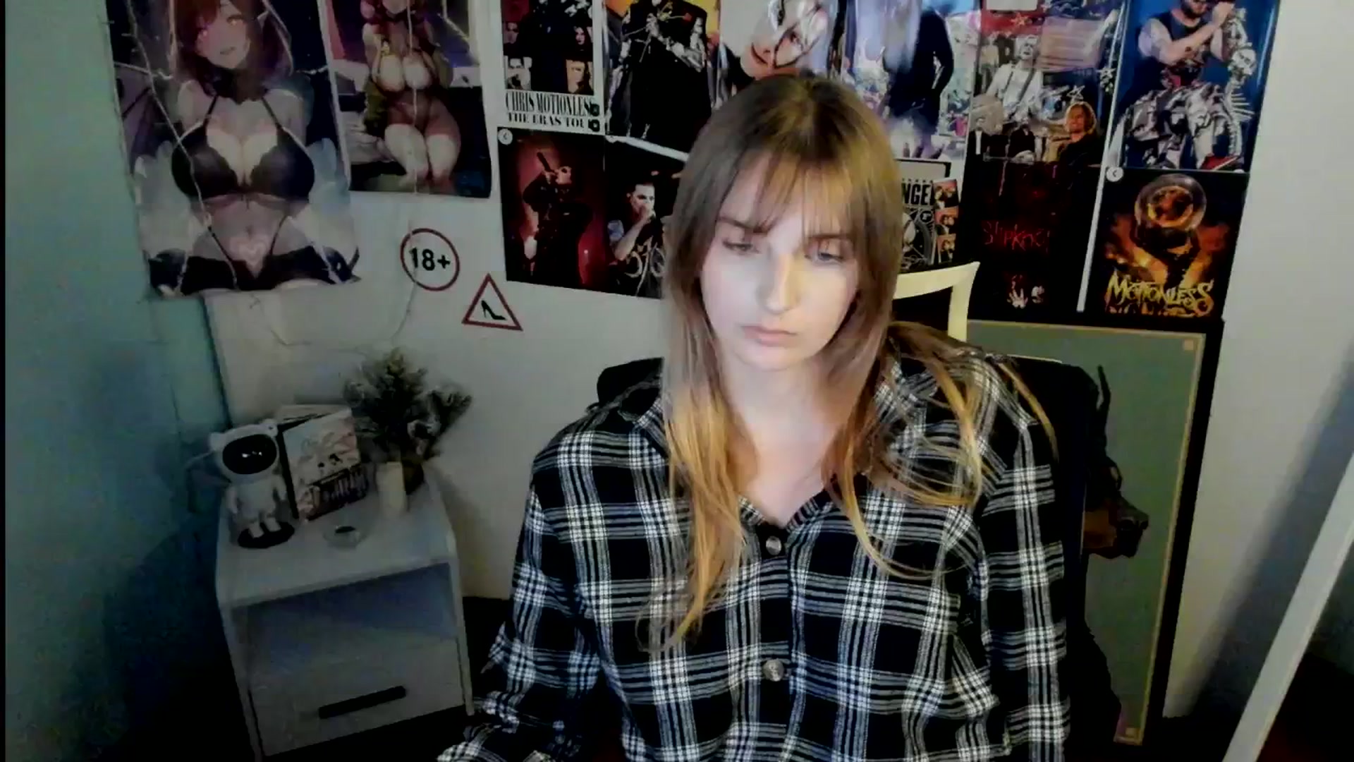 Gallery image thumbnail from Lisa_Star_'s myfreecams stream on, 10/26/2025, 18:15 image 3 of 20