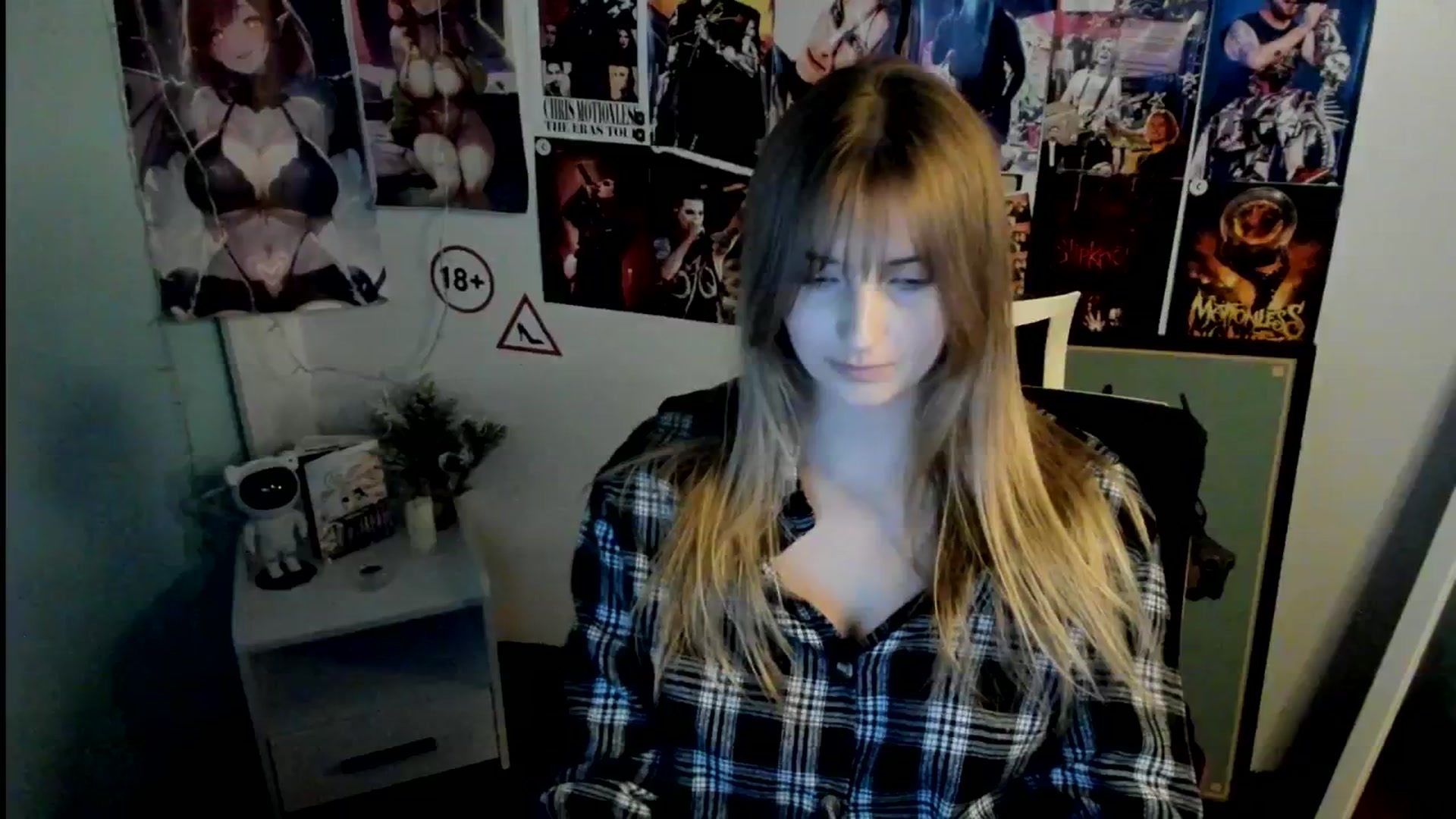 Gallery image thumbnail from Lisa_Star_'s myfreecams stream on, 10/26/2025, 18:41 image 10 of 20