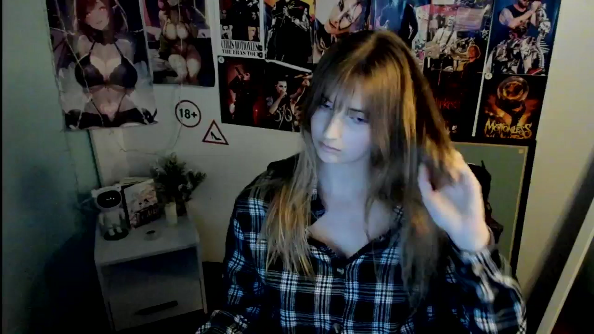 Gallery image thumbnail from Lisa_Star_'s myfreecams stream on, 10/26/2025, 18:41 image 9 of 20