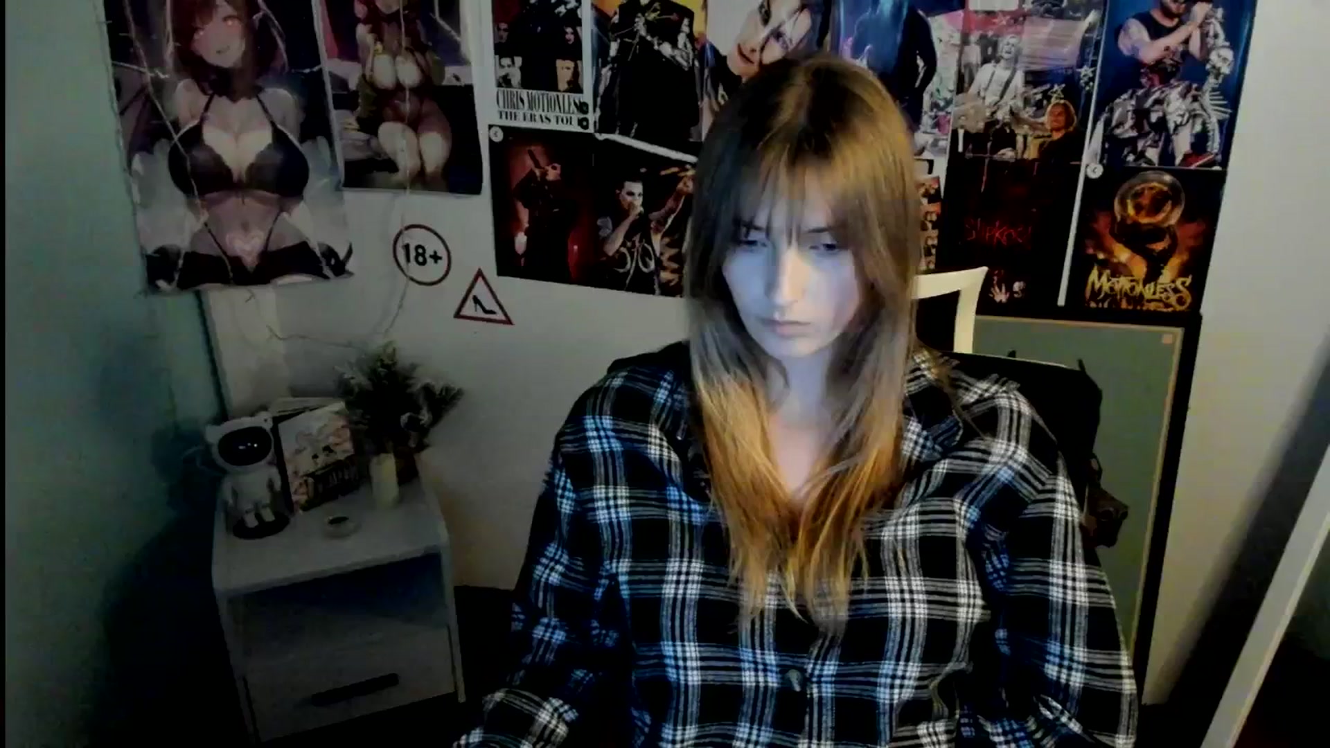 Gallery image thumbnail from Lisa_Star_'s myfreecams stream on, 10/26/2025, 18:41 image 14 of 20