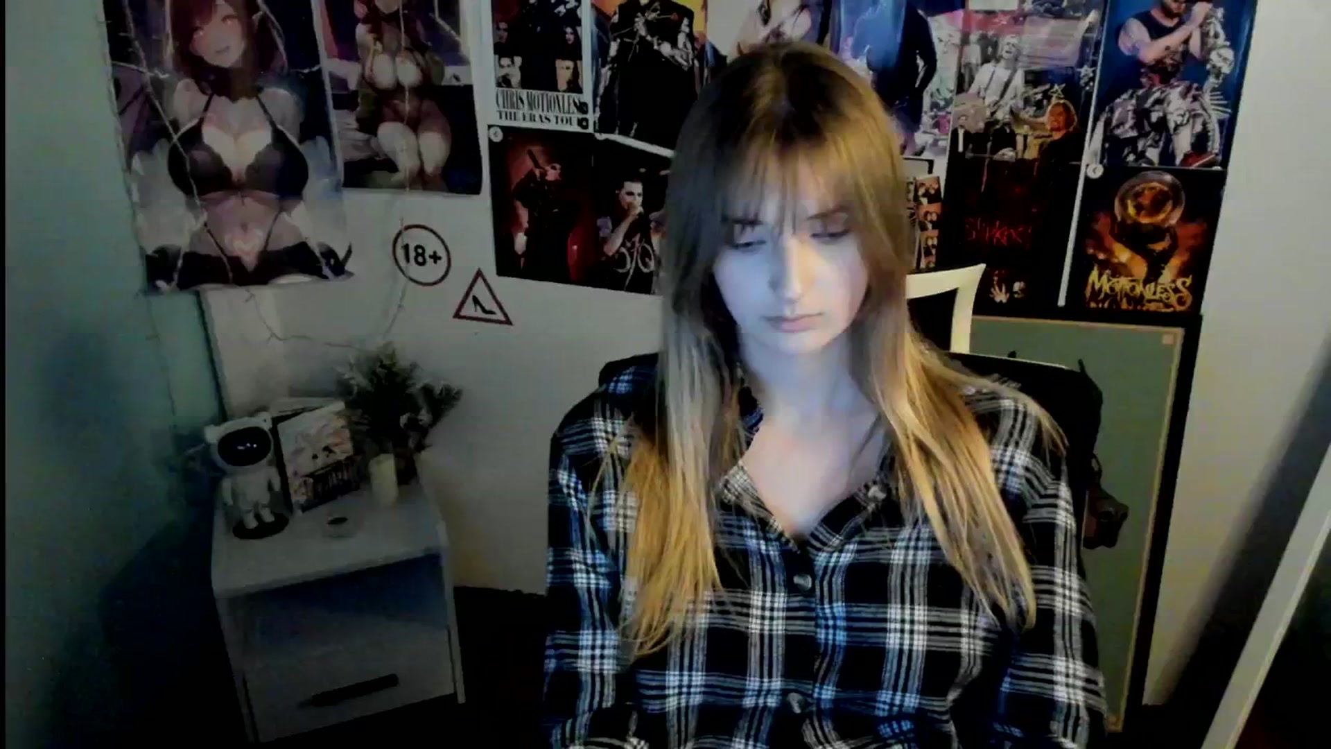 Gallery image thumbnail from Lisa_Star_'s myfreecams stream on, 10/26/2025, 18:41 image 17 of 20