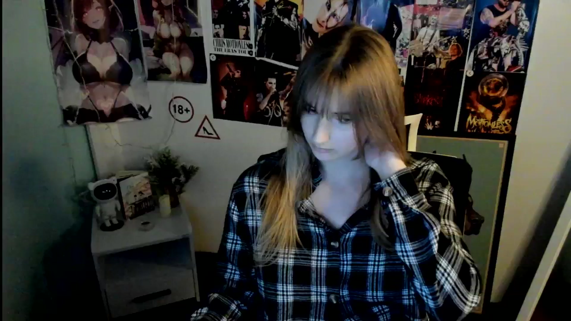 Gallery image thumbnail from Lisa_Star_'s myfreecams stream on, 10/26/2025, 18:41 image 18 of 20