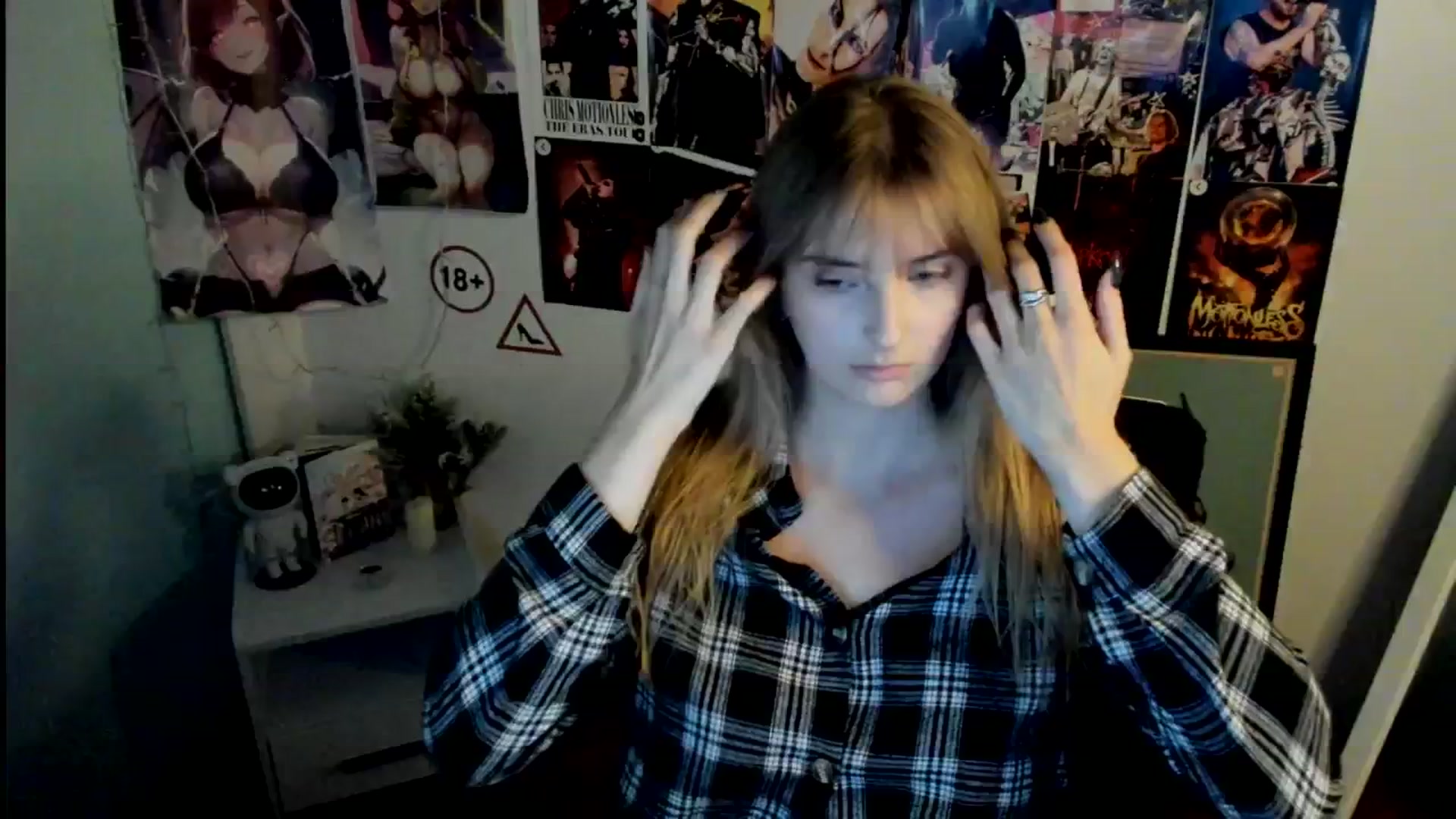 Gallery image thumbnail from Lisa_Star_'s myfreecams stream on, 10/26/2025, 18:41 image 7 of 20