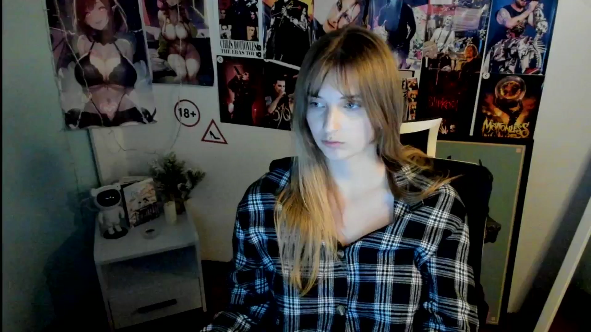 Gallery image thumbnail from Lisa_Star_'s myfreecams stream on, 10/26/2025, 18:41 image 5 of 20