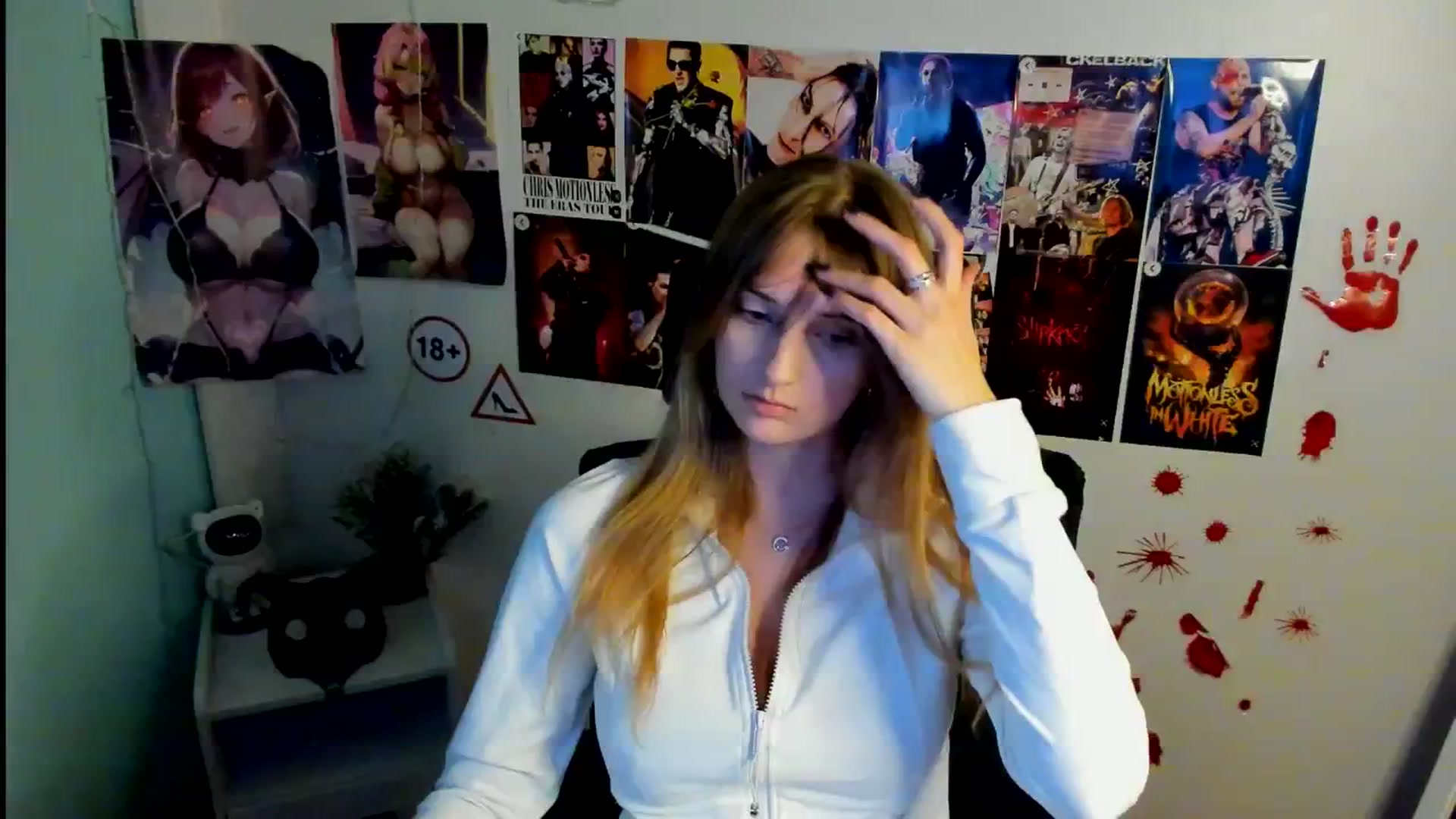 Gallery image thumbnail from Lisa_Star_'s myfreecams stream on, 11/01/2025, 14:22 image 2 of 20