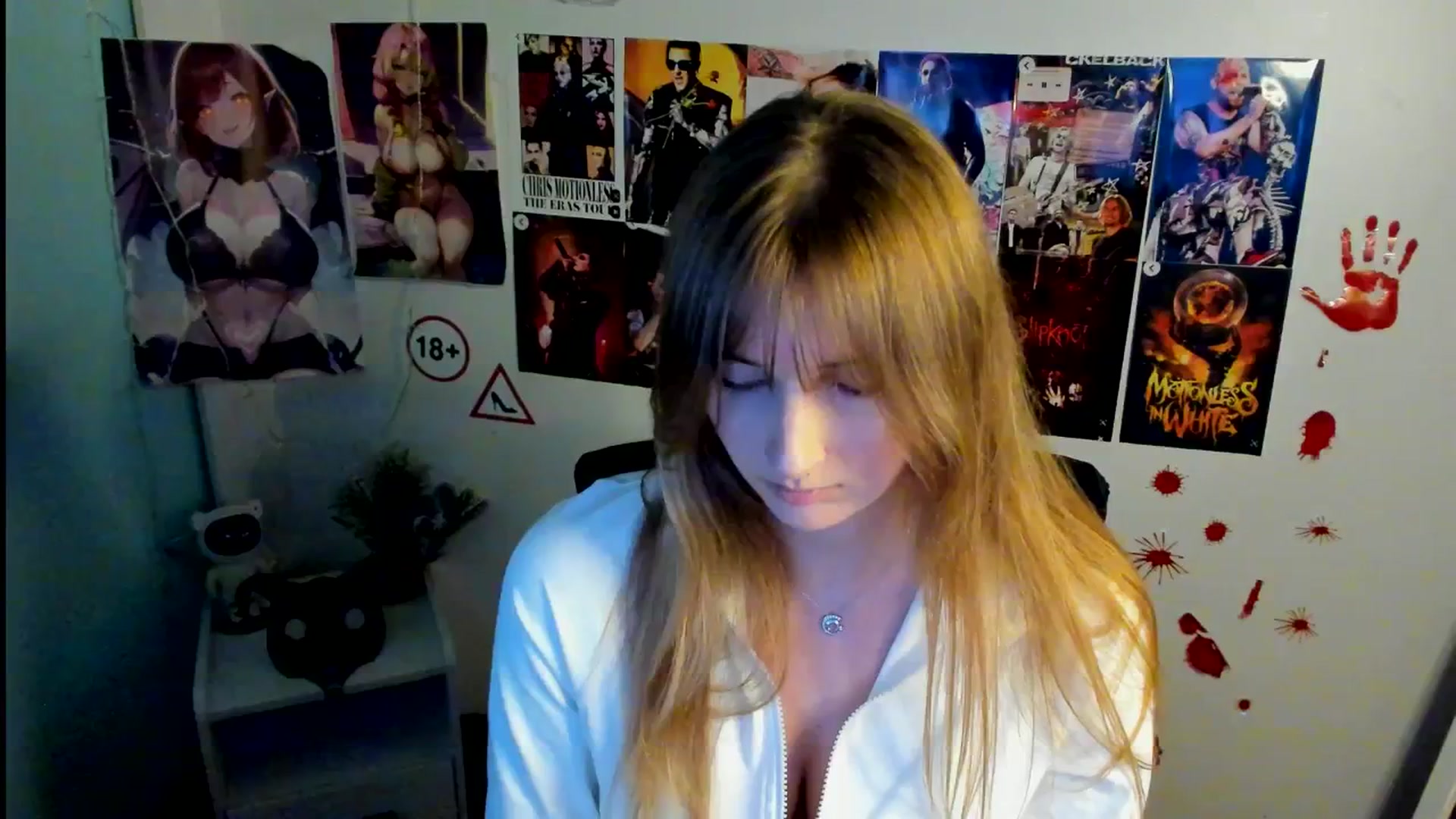 Gallery image thumbnail from Lisa_Star_'s myfreecams stream on, 11/01/2025, 14:22 image 9 of 20