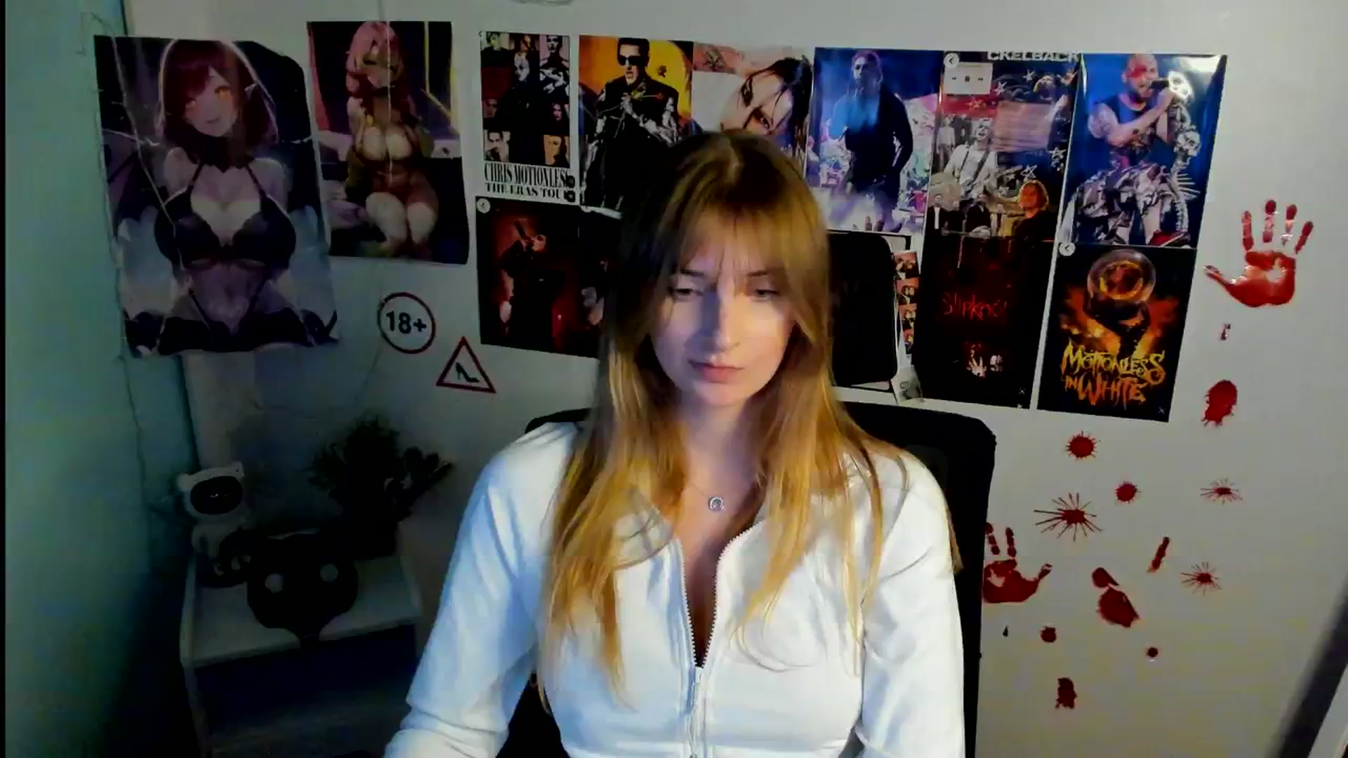 Gallery image thumbnail from Lisa_Star_'s myfreecams stream on, 11/01/2025, 14:22 image 5 of 20