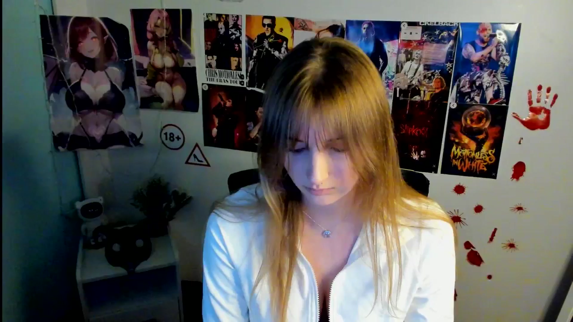 Gallery image thumbnail from Lisa_Star_'s myfreecams stream on, 11/01/2025, 14:22 image 17 of 20