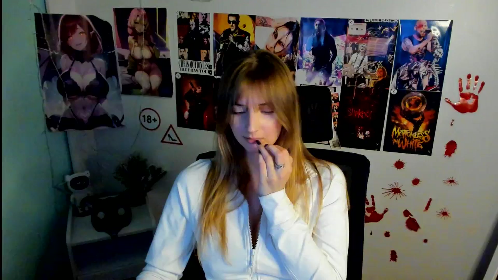 Gallery image thumbnail from Lisa_Star_'s myfreecams stream on, 11/01/2025, 14:22 image 6 of 20