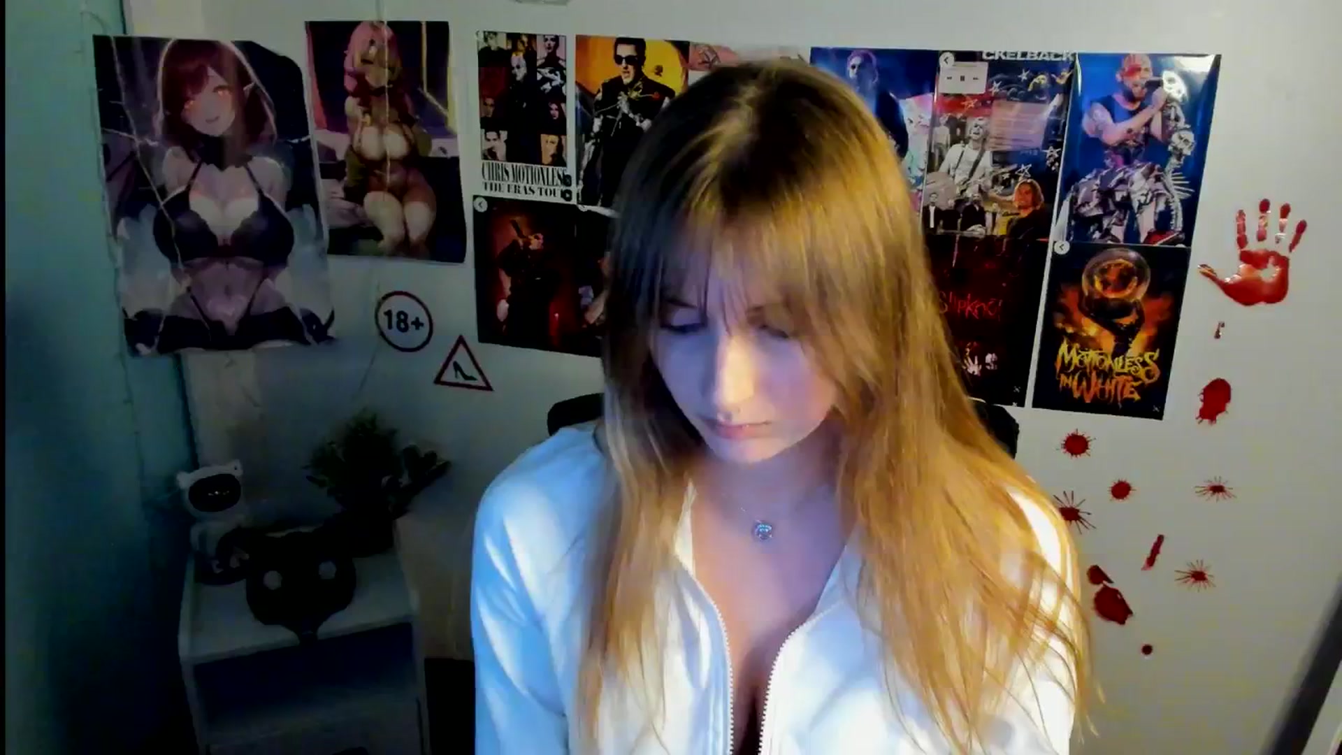Gallery image thumbnail from Lisa_Star_'s myfreecams stream on, 11/01/2025, 14:22 image 14 of 20