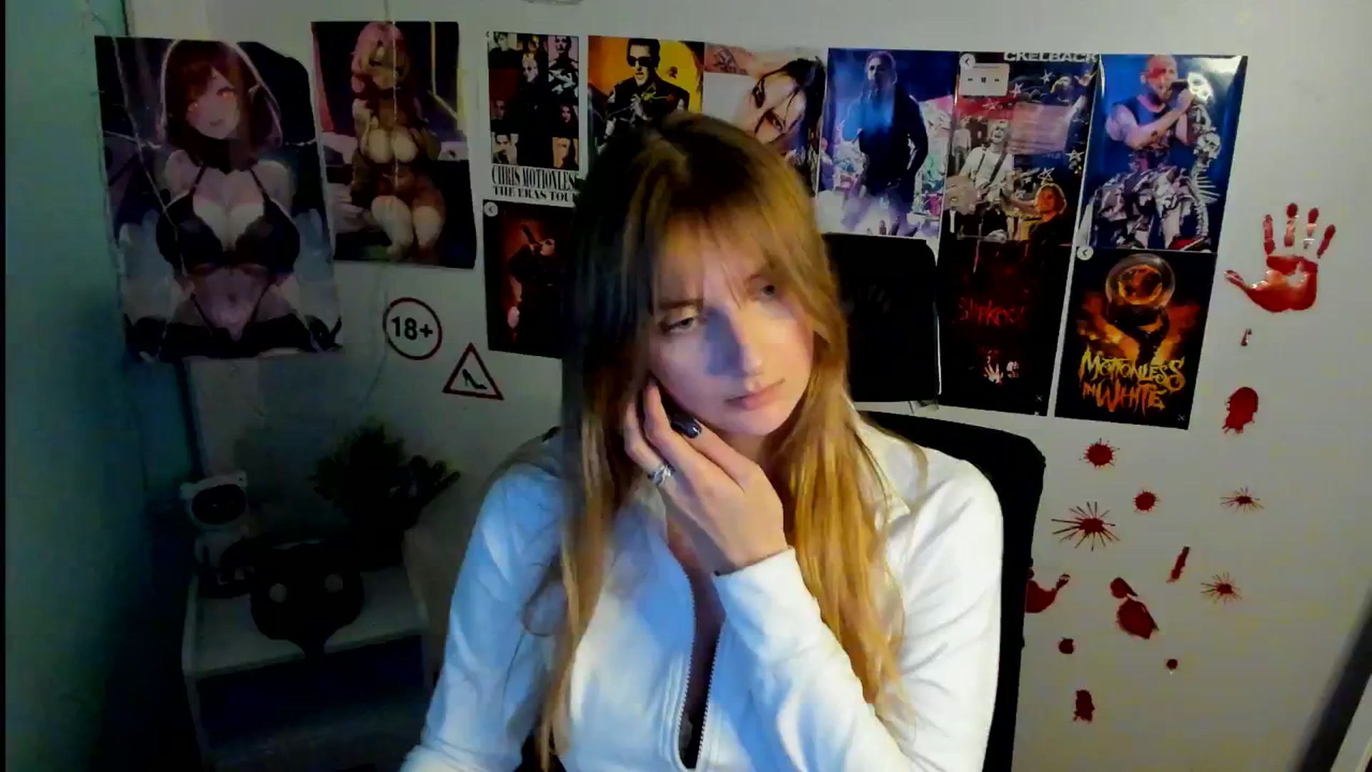 Gallery image thumbnail from Lisa_Star_'s myfreecams stream on, 11/01/2025, 14:22 image 13 of 20