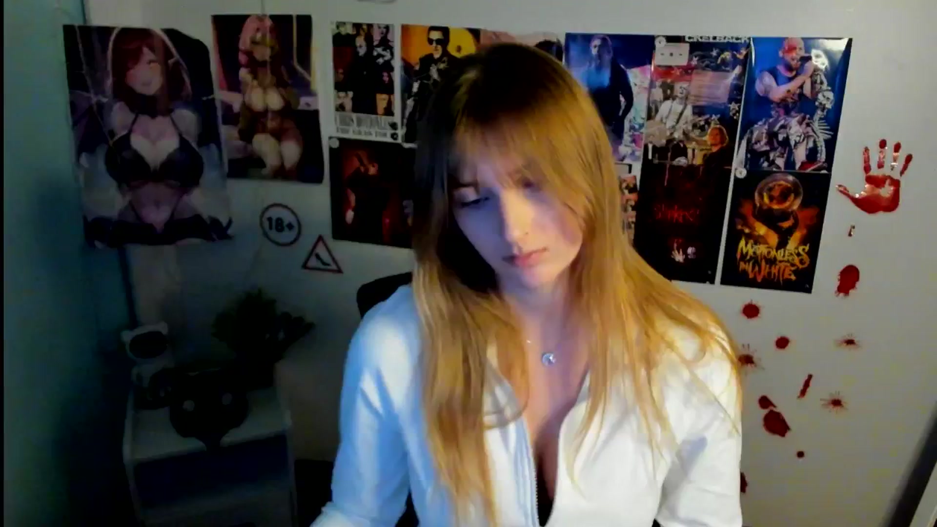 Gallery image thumbnail from Lisa_Star_'s myfreecams stream on, 11/01/2025, 14:22 image 10 of 20