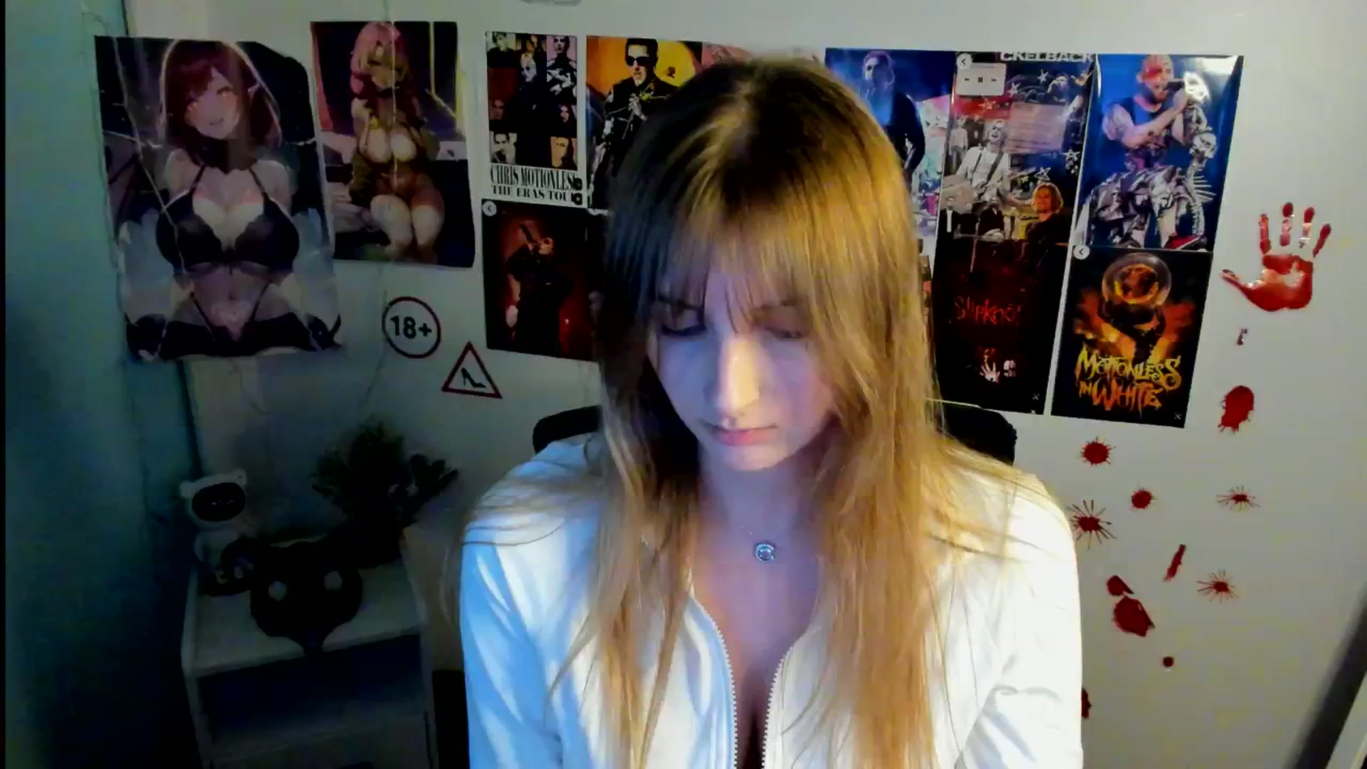Gallery image thumbnail from Lisa_Star_'s myfreecams stream on, 11/01/2025, 14:22 image 18 of 20