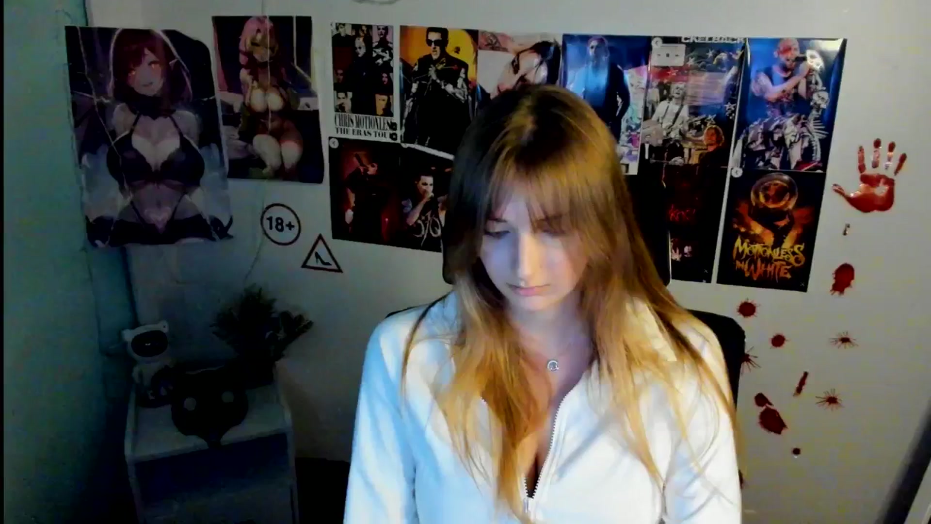 Gallery image thumbnail from Lisa_Star_'s myfreecams stream on, 11/01/2025, 15:39 image 18 of 20