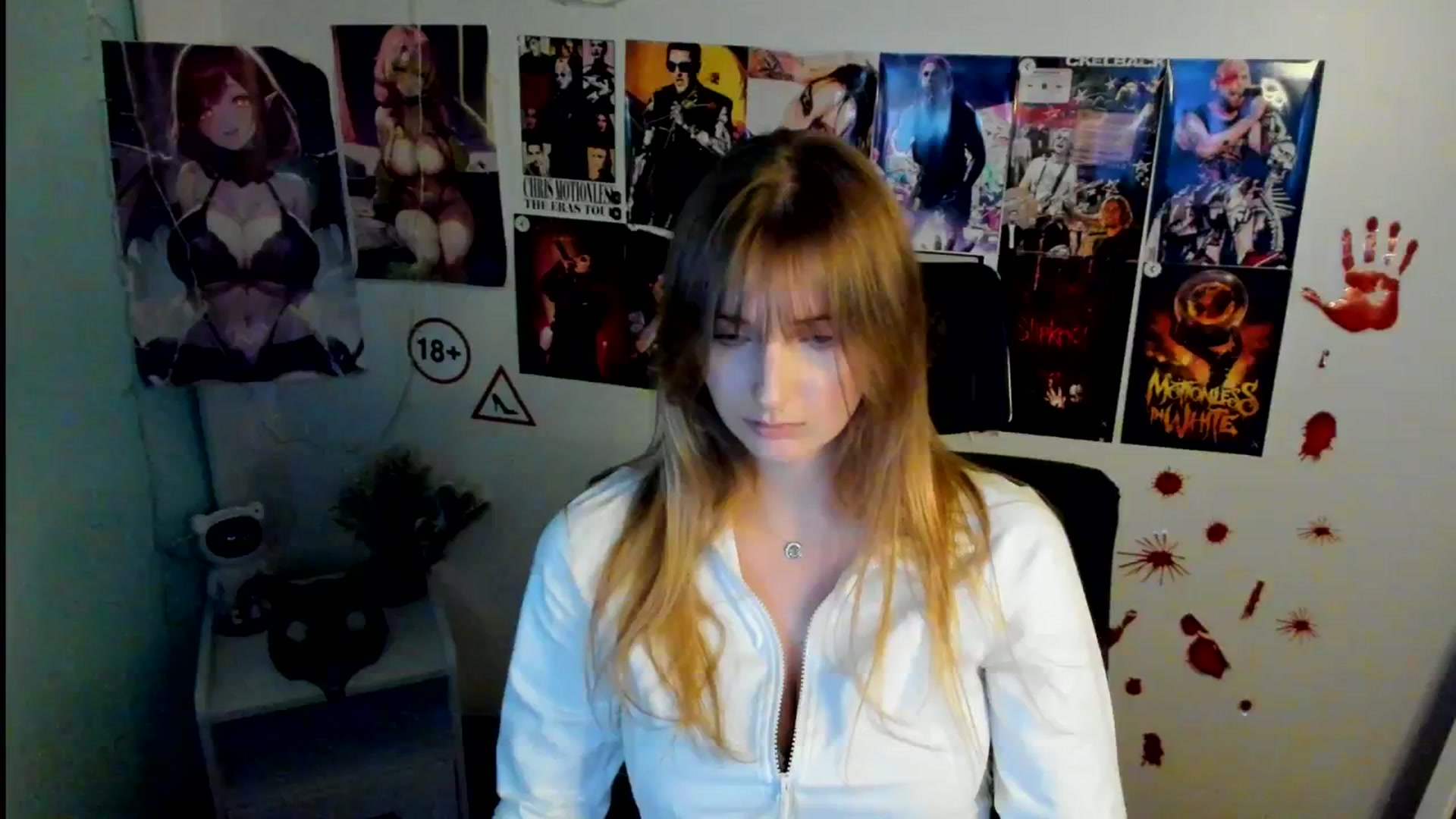 Gallery image thumbnail from Lisa_Star_'s myfreecams stream on, 11/01/2025, 15:39 image 9 of 20