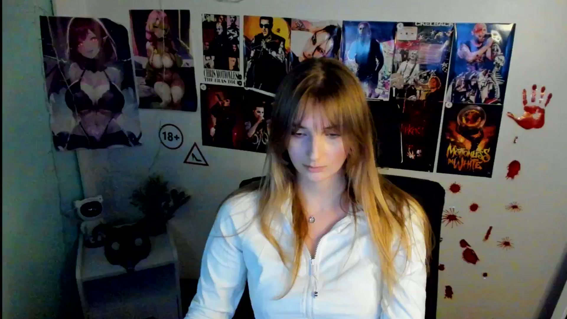 Gallery image thumbnail from Lisa_Star_'s myfreecams stream on, 11/01/2025, 15:39 image 1 of 20