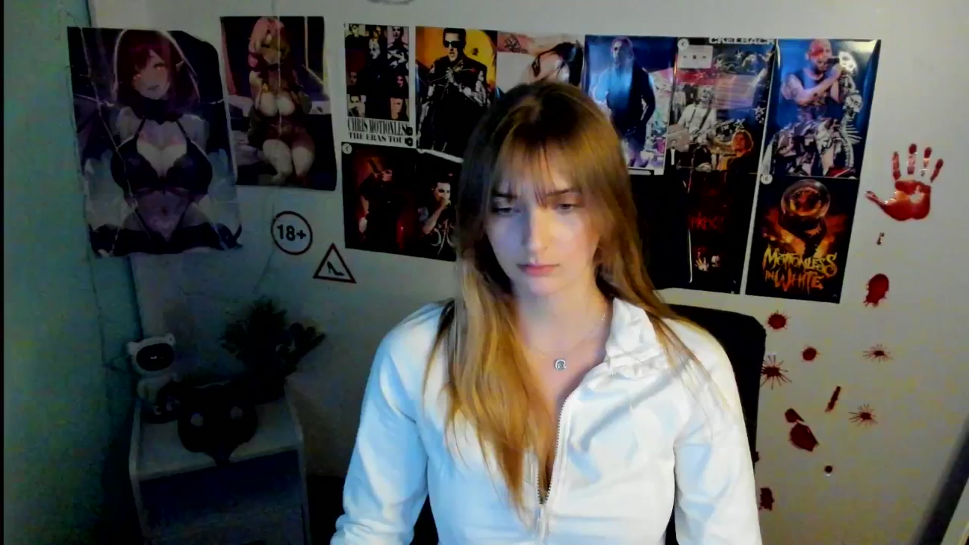 Gallery image thumbnail from Lisa_Star_'s myfreecams stream on, 11/01/2025, 15:39 image 15 of 20